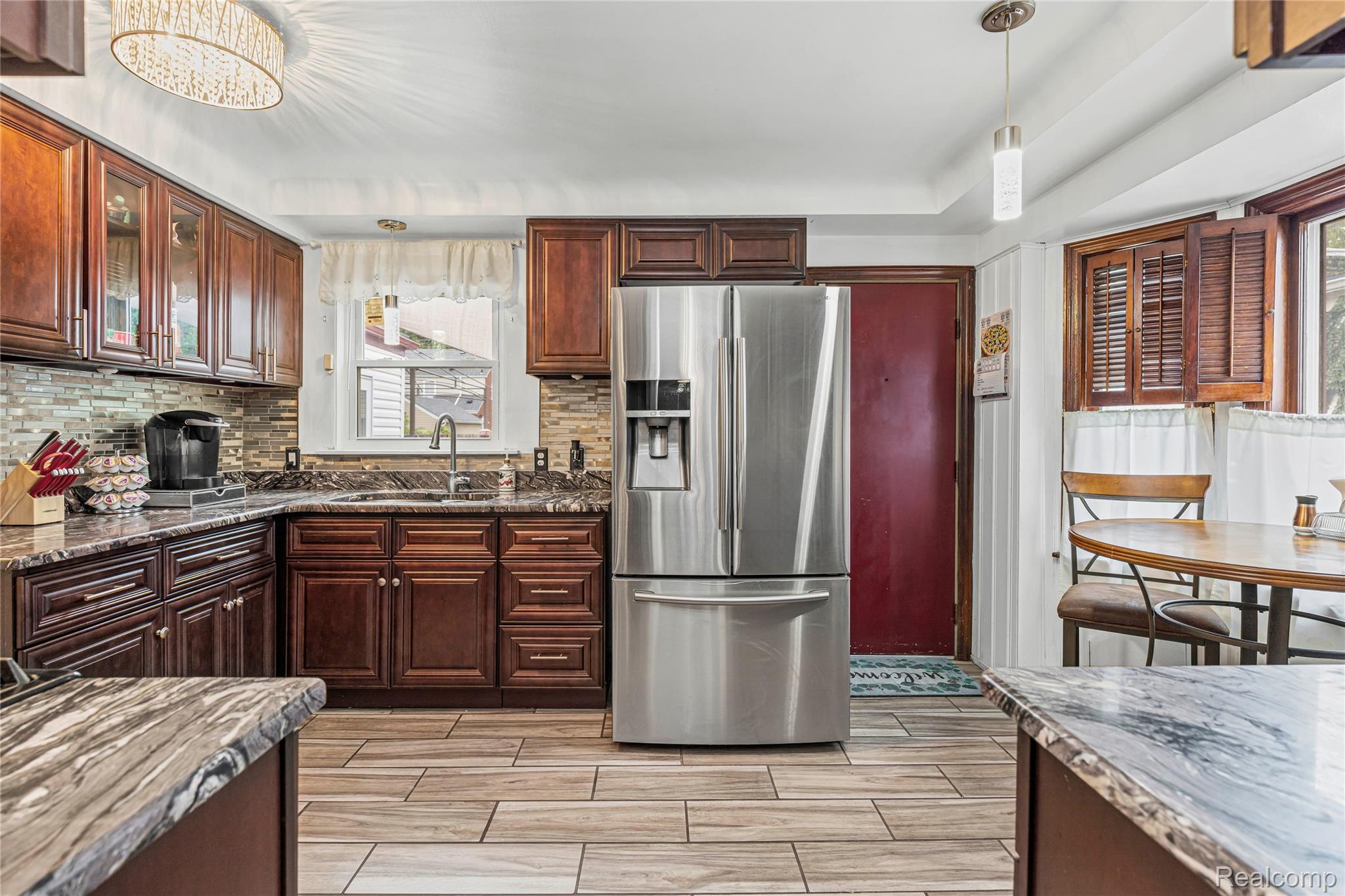 14020 Artesian Street