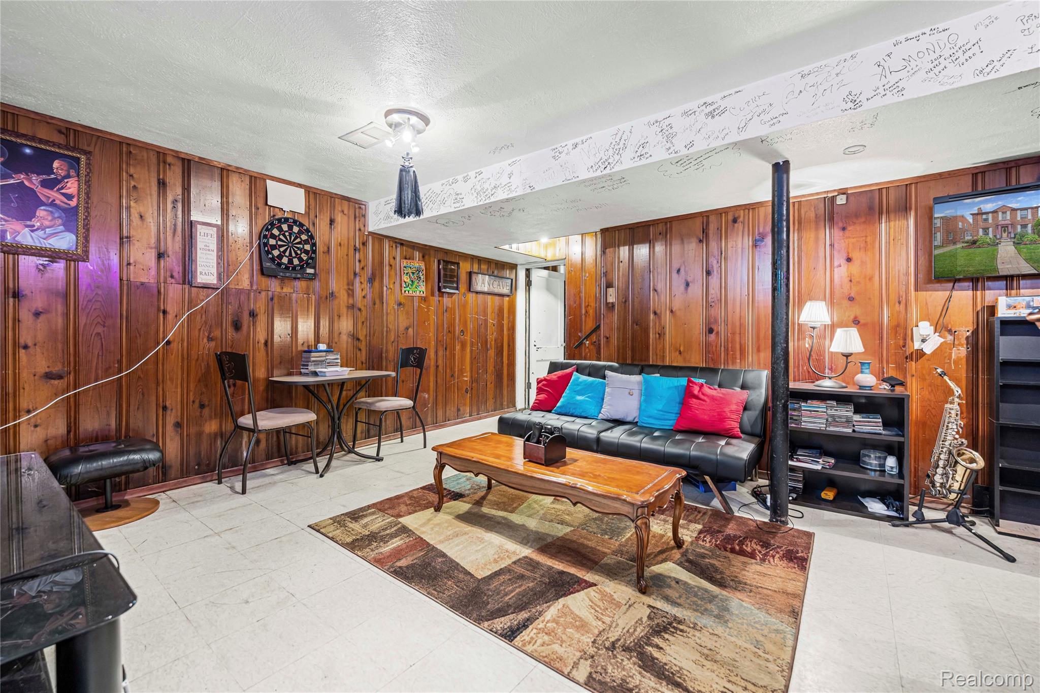 14020 Artesian Street