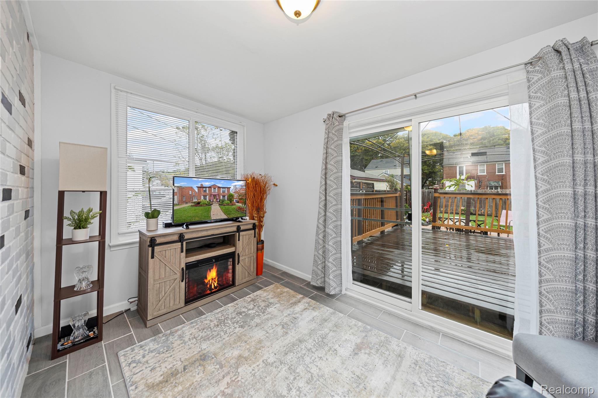 14020 Artesian Street