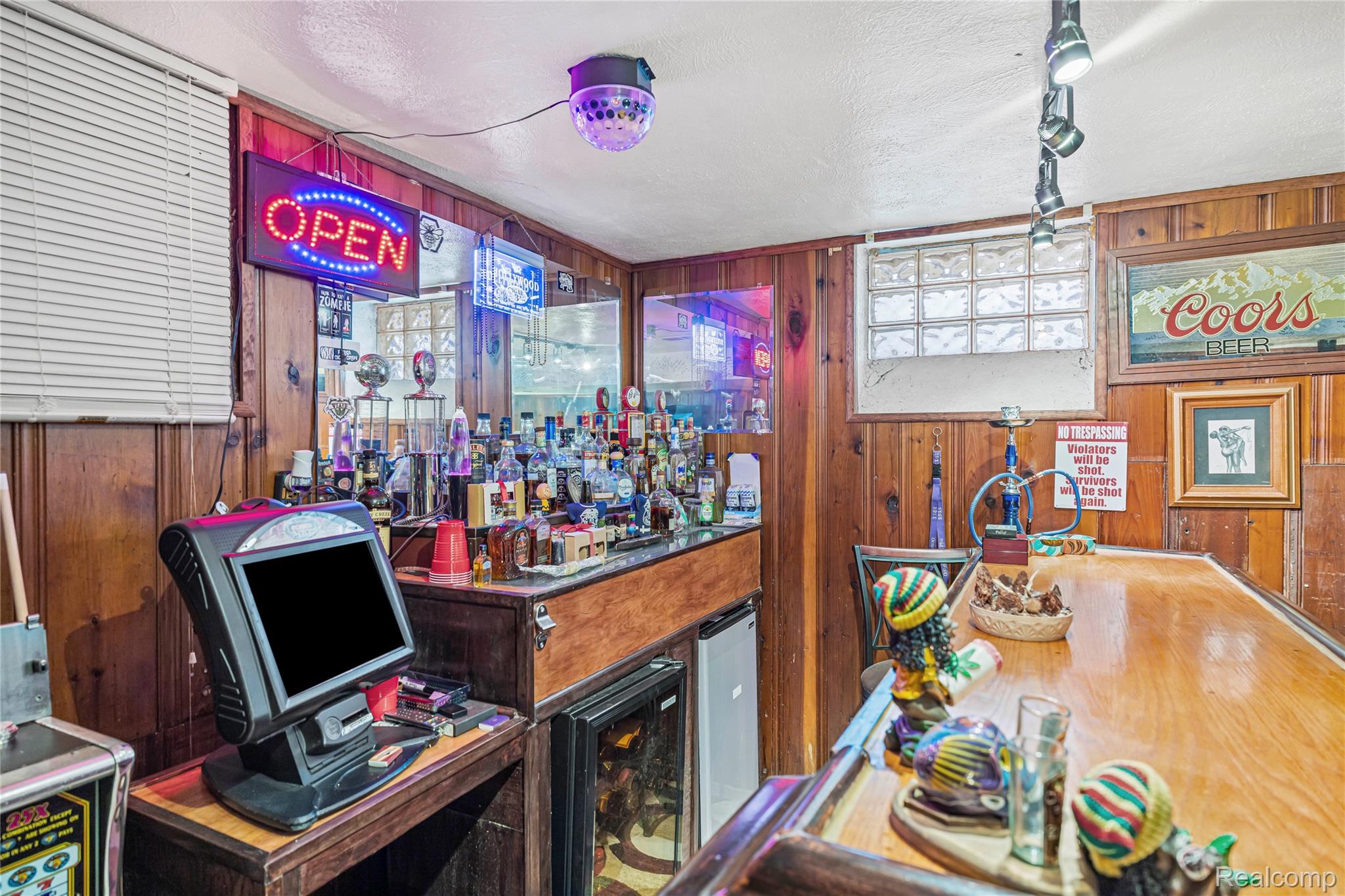 14020 Artesian Street