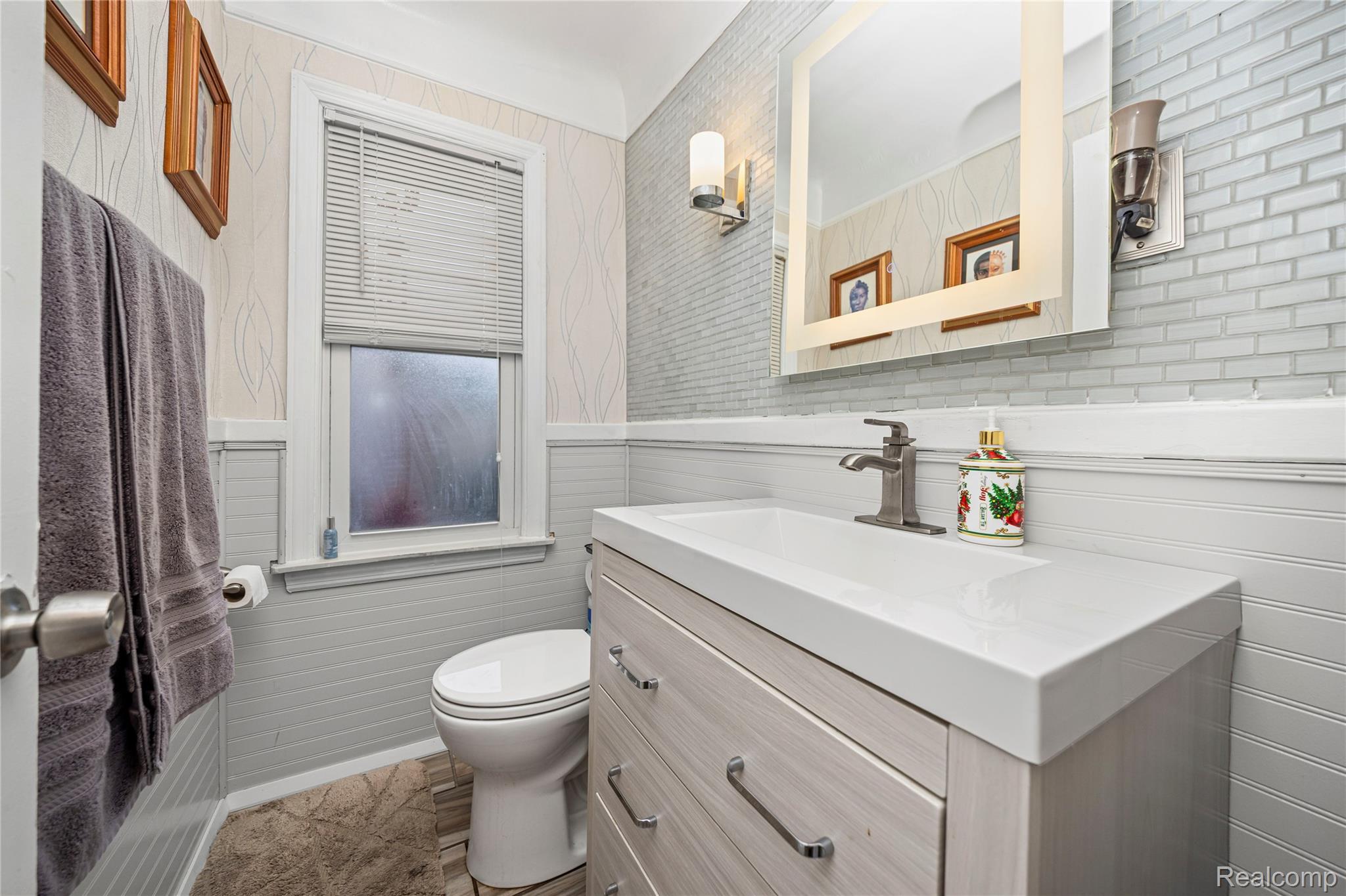 14020 Artesian Street