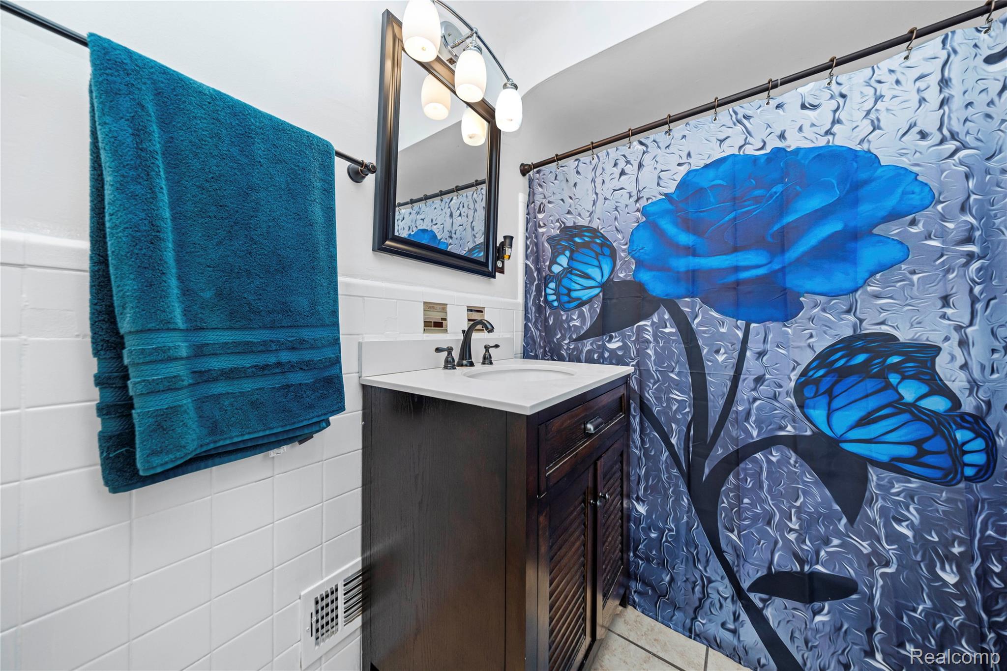 14020 Artesian Street