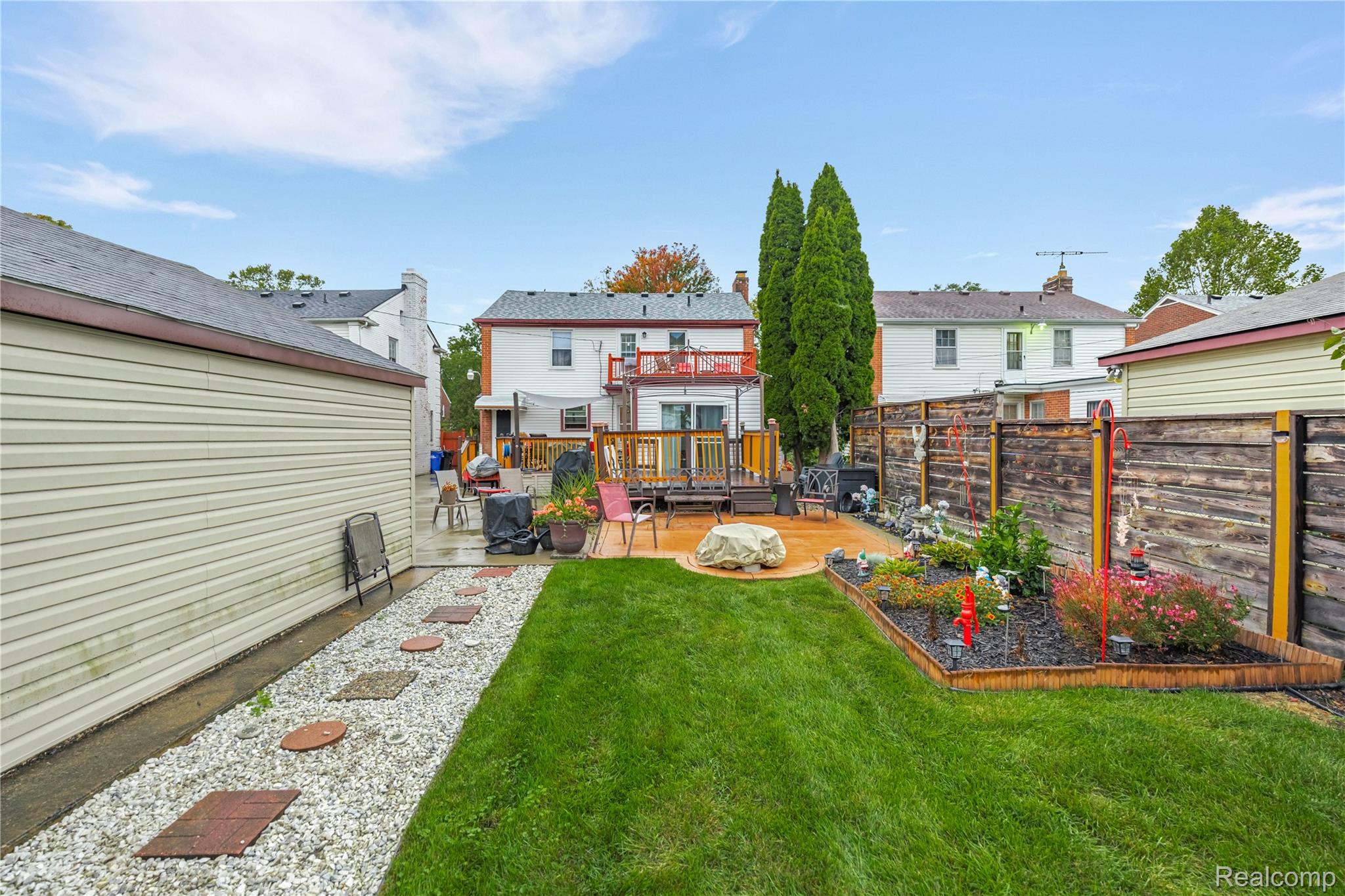 14020 Artesian Street