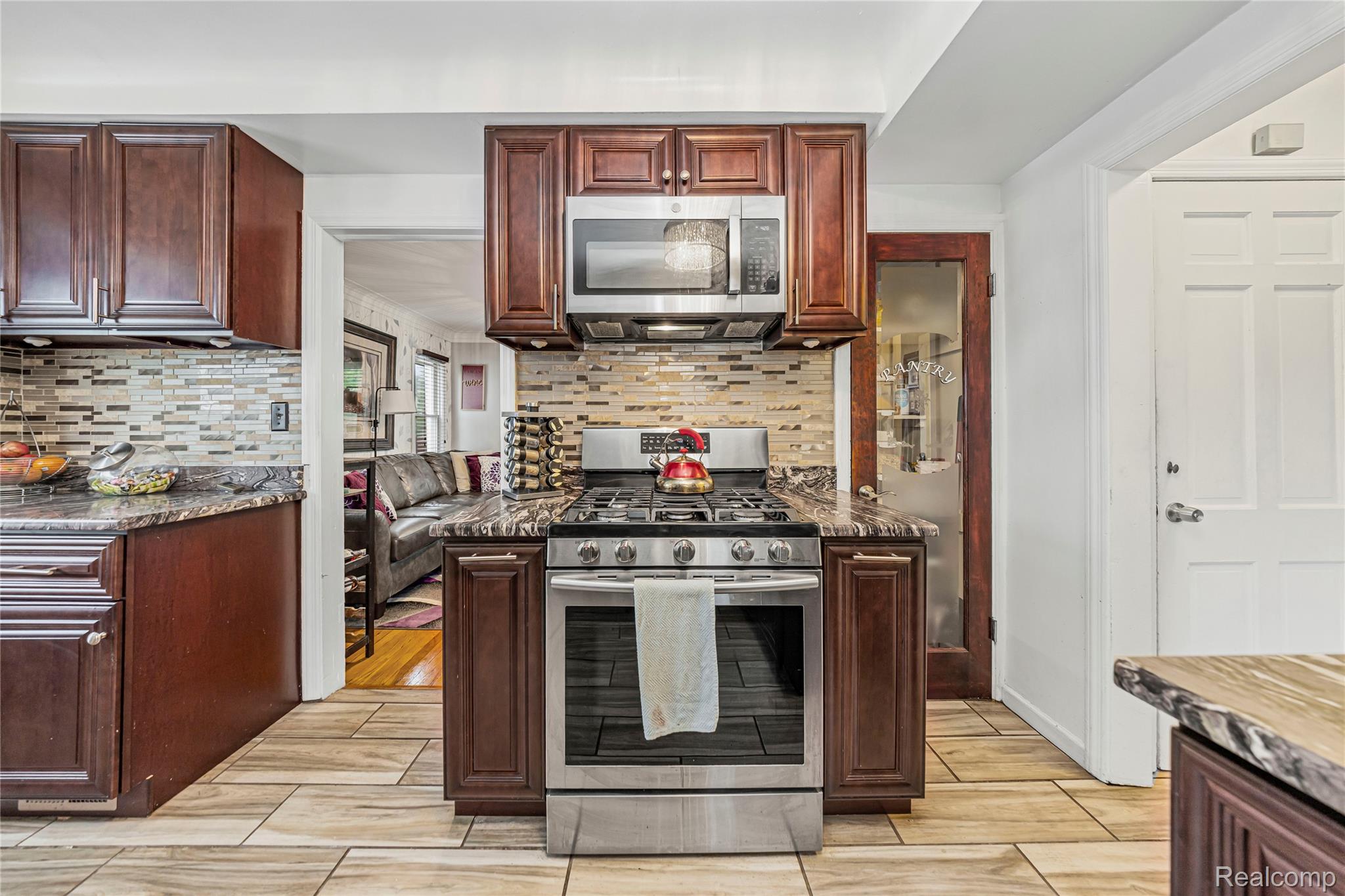 14020 Artesian Street