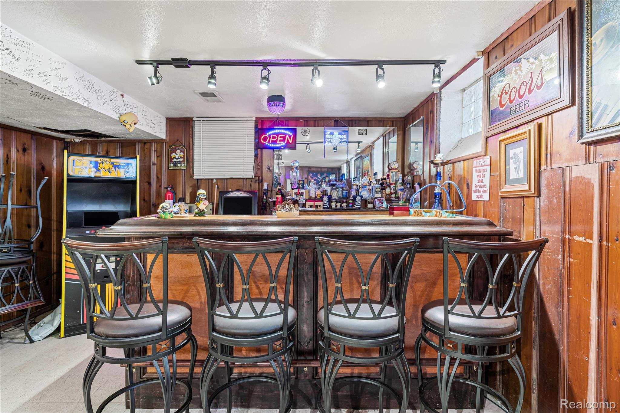 14020 Artesian Street