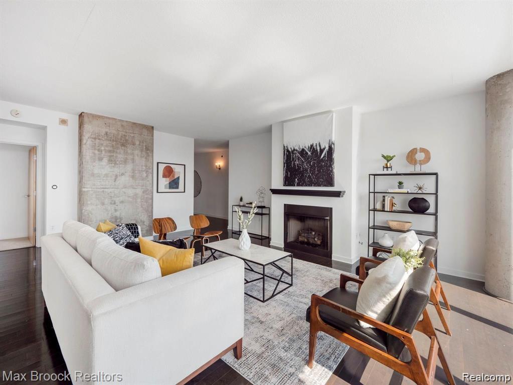 432 S Washington Avenue 905