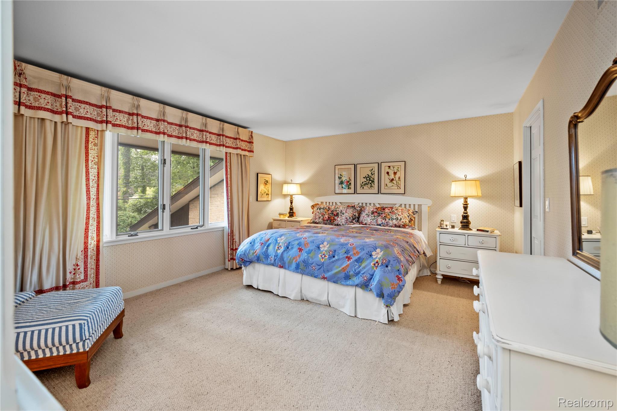 1287 Charrington Road