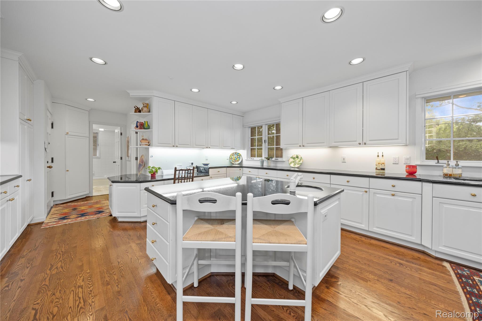 1287 Charrington Road