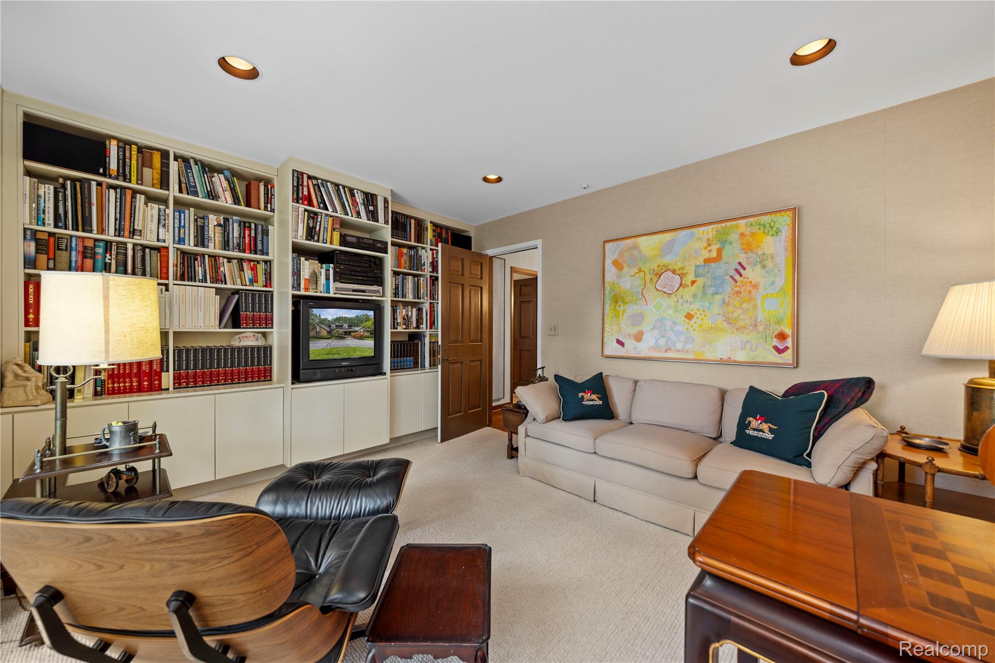 1287 Charrington Road