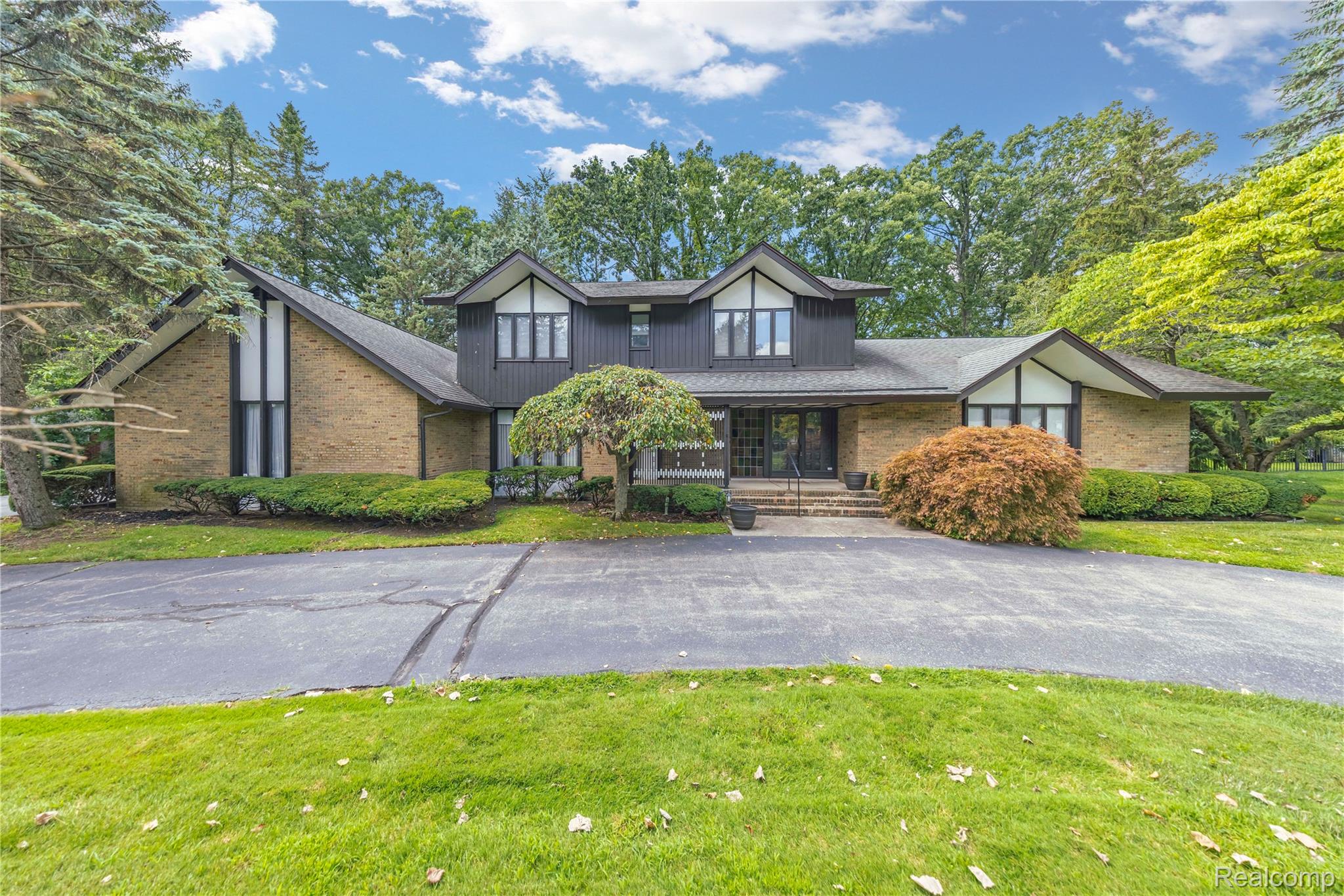 1287 Charrington Road