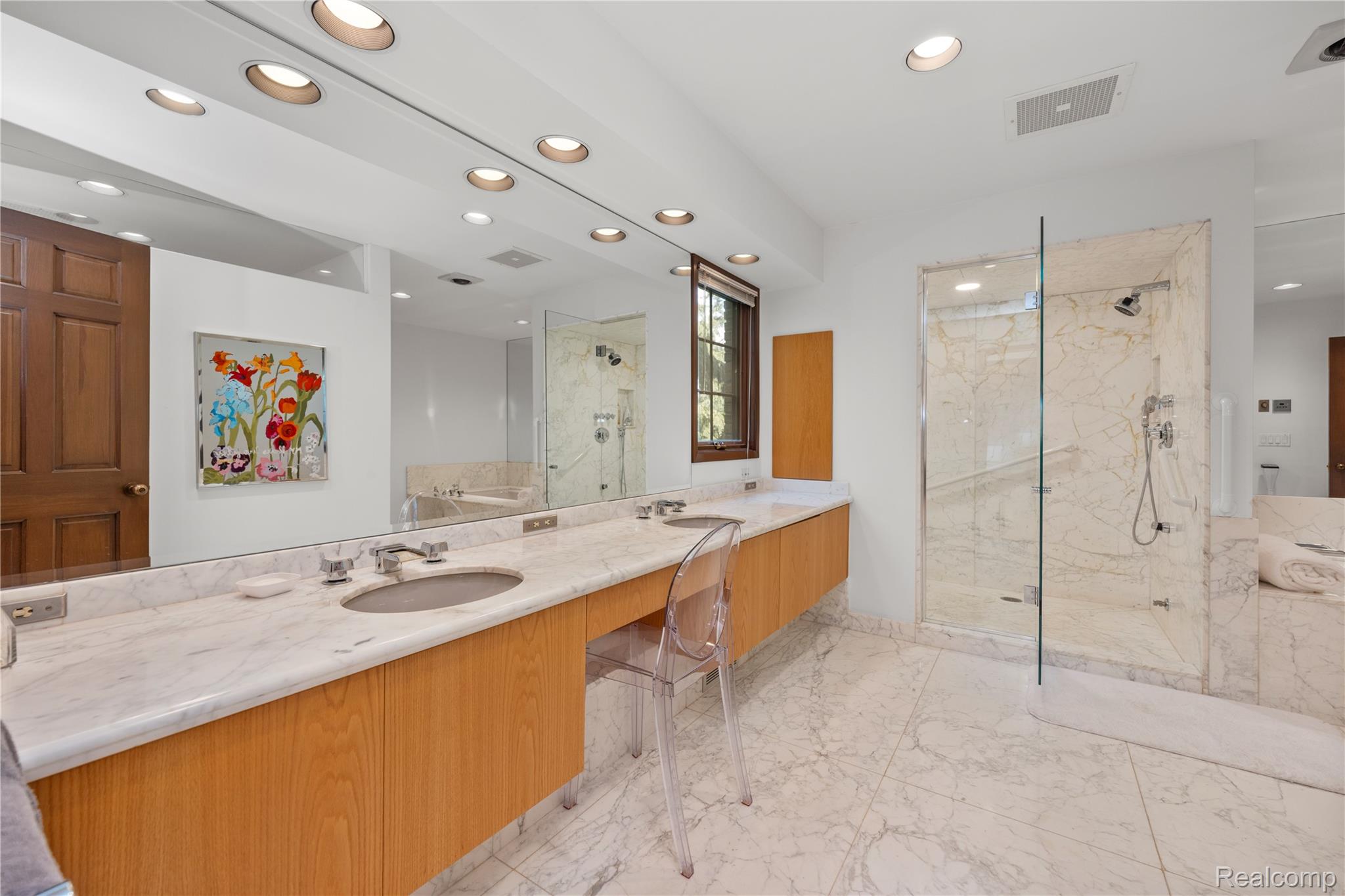 1287 Charrington Road