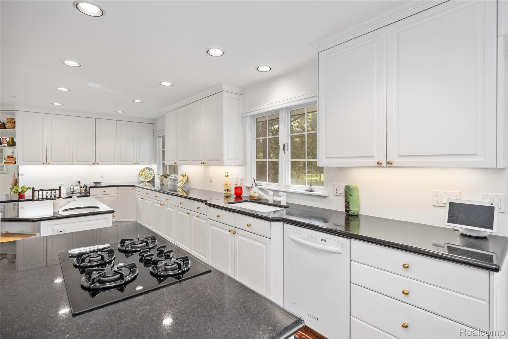 1287 Charrington Road