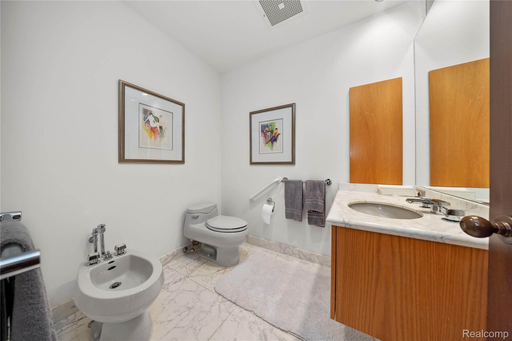 1287 Charrington Road