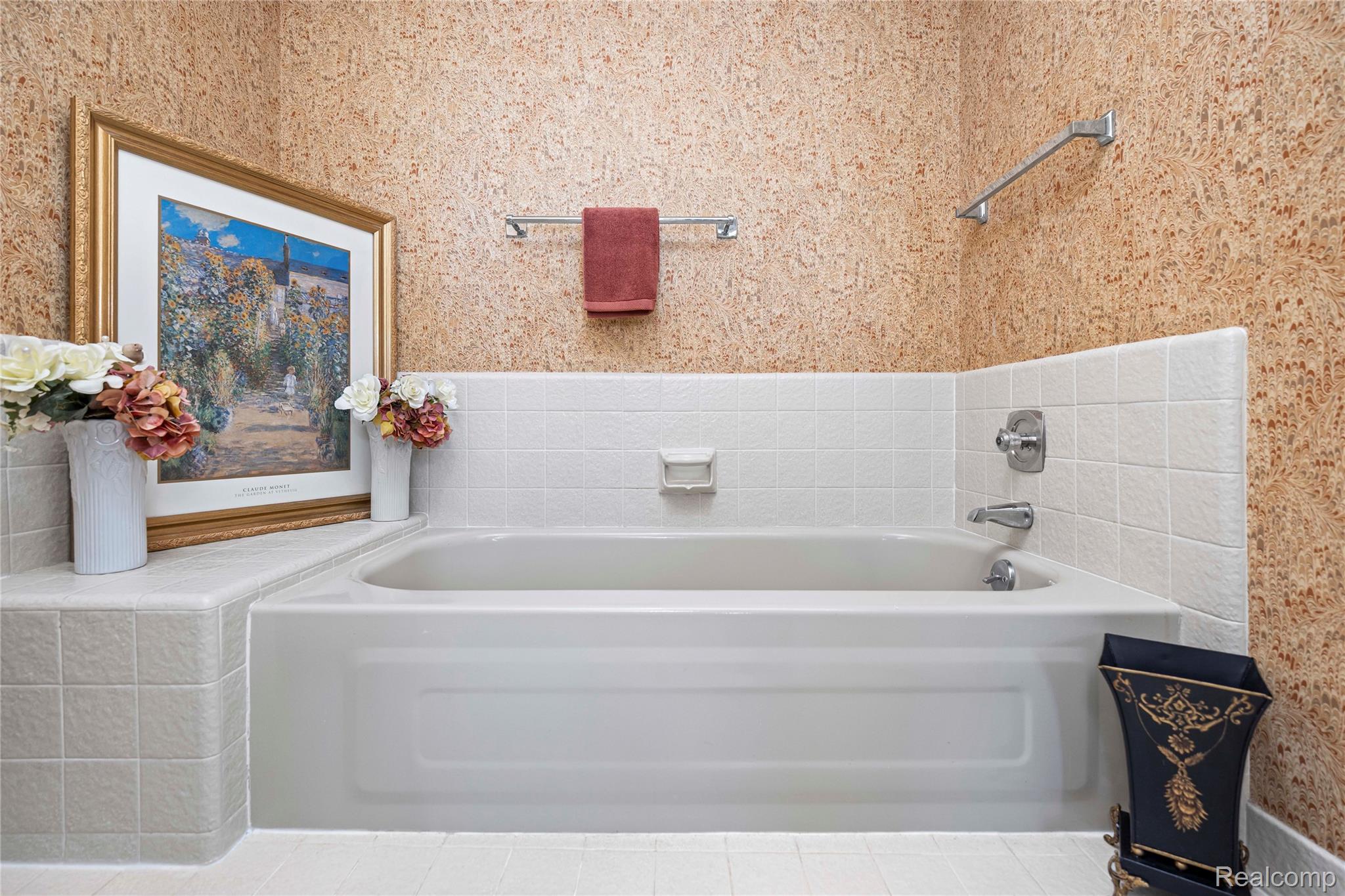 4261 Wabeek Lake Drive S