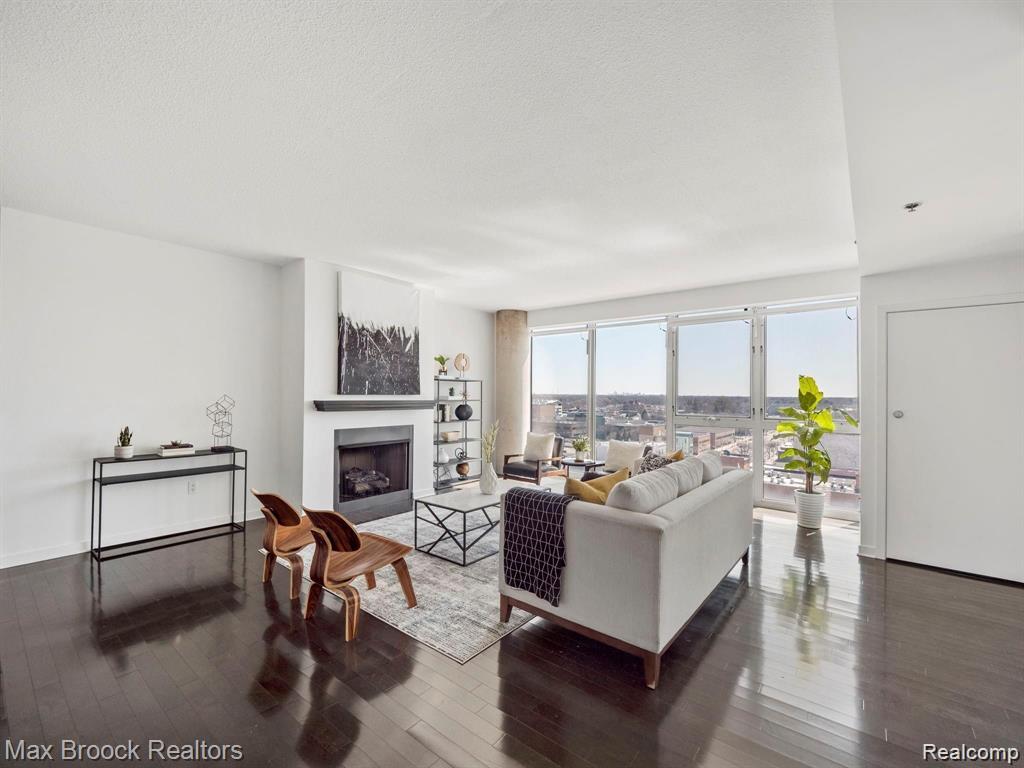 432 S Washington Avenue 905