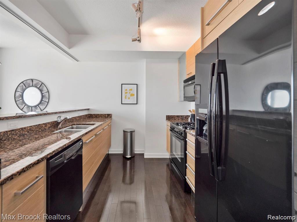 432 S Washington Avenue 905