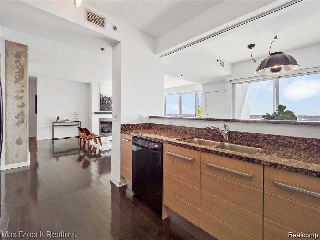 432 S Washington Avenue 905