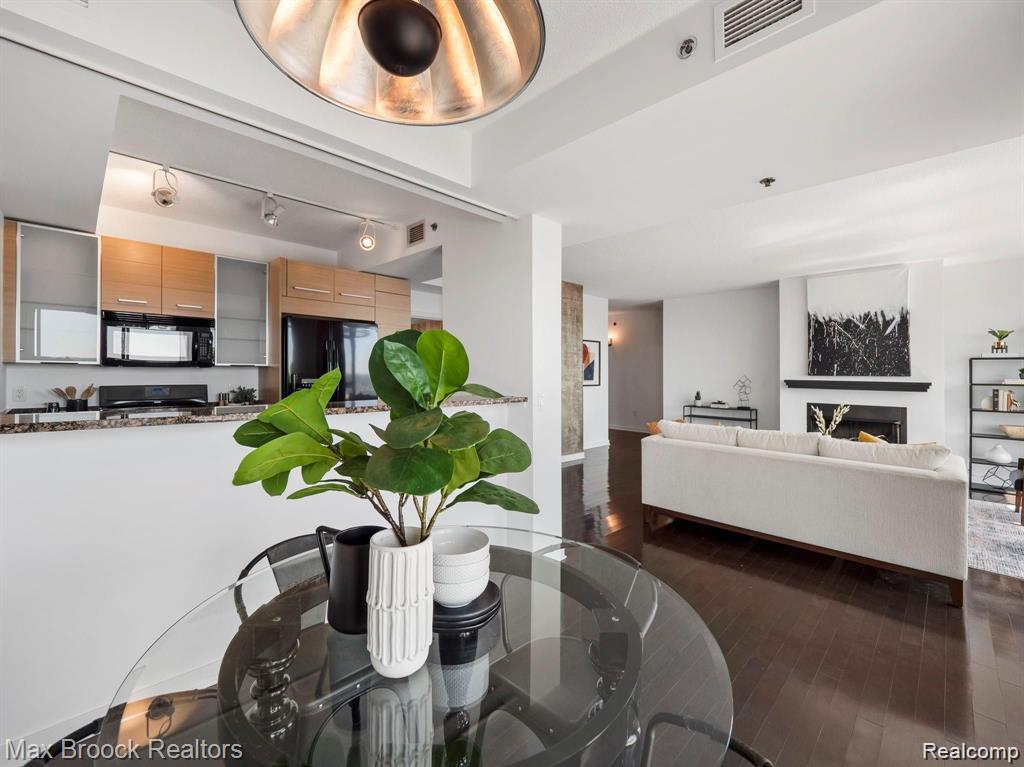 432 S Washington Avenue 905