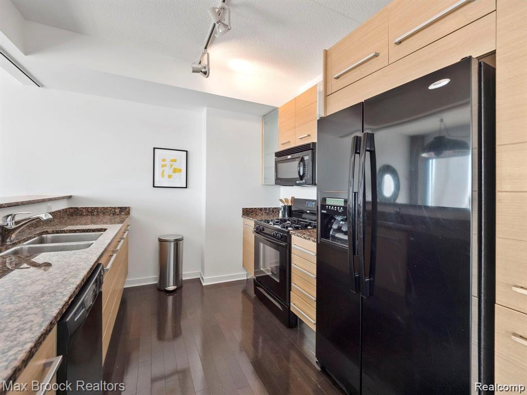 432 S Washington Avenue 905