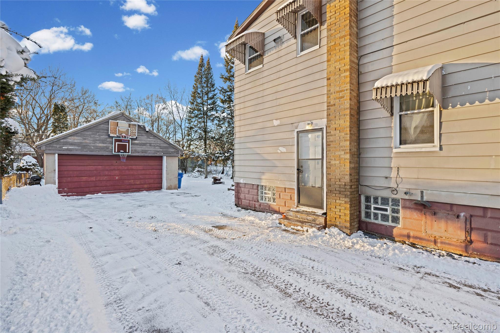 21857 Le Fever Avenue