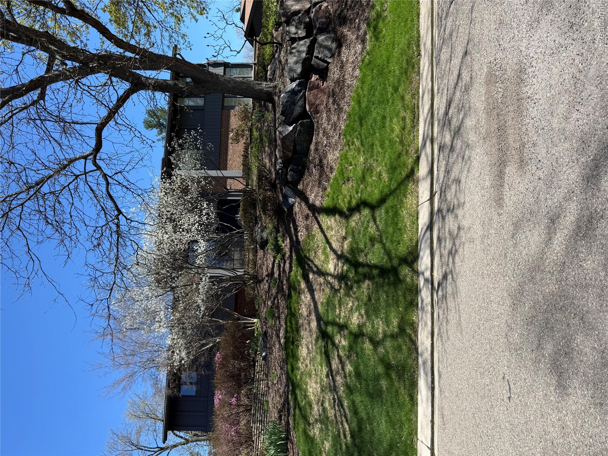 4651 Rolling Ridge Road