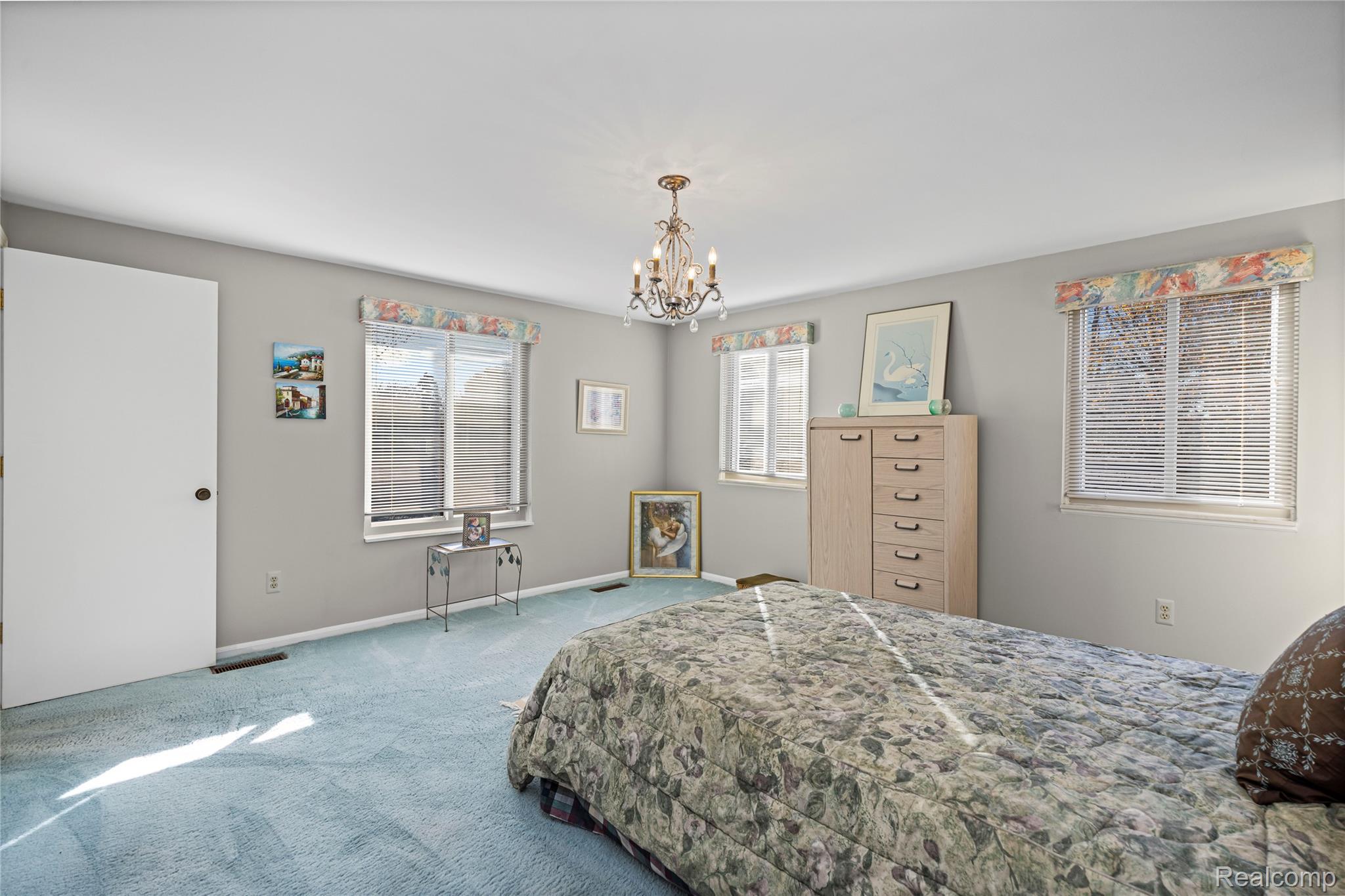 4261 Wabeek Lake Drive S