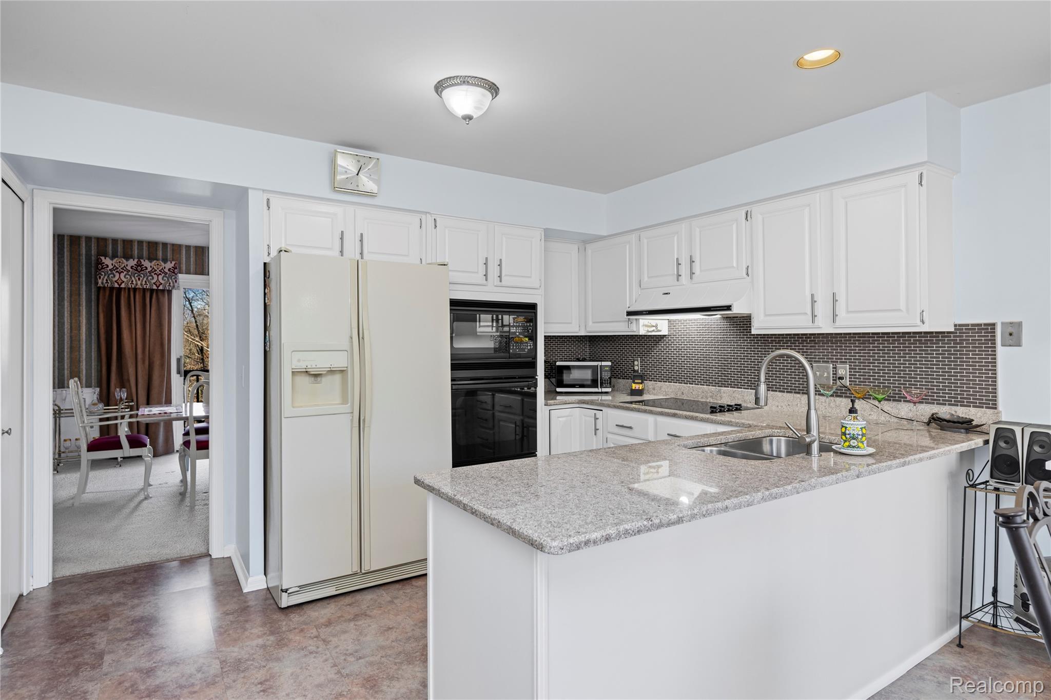 4261 Wabeek Lake Drive S