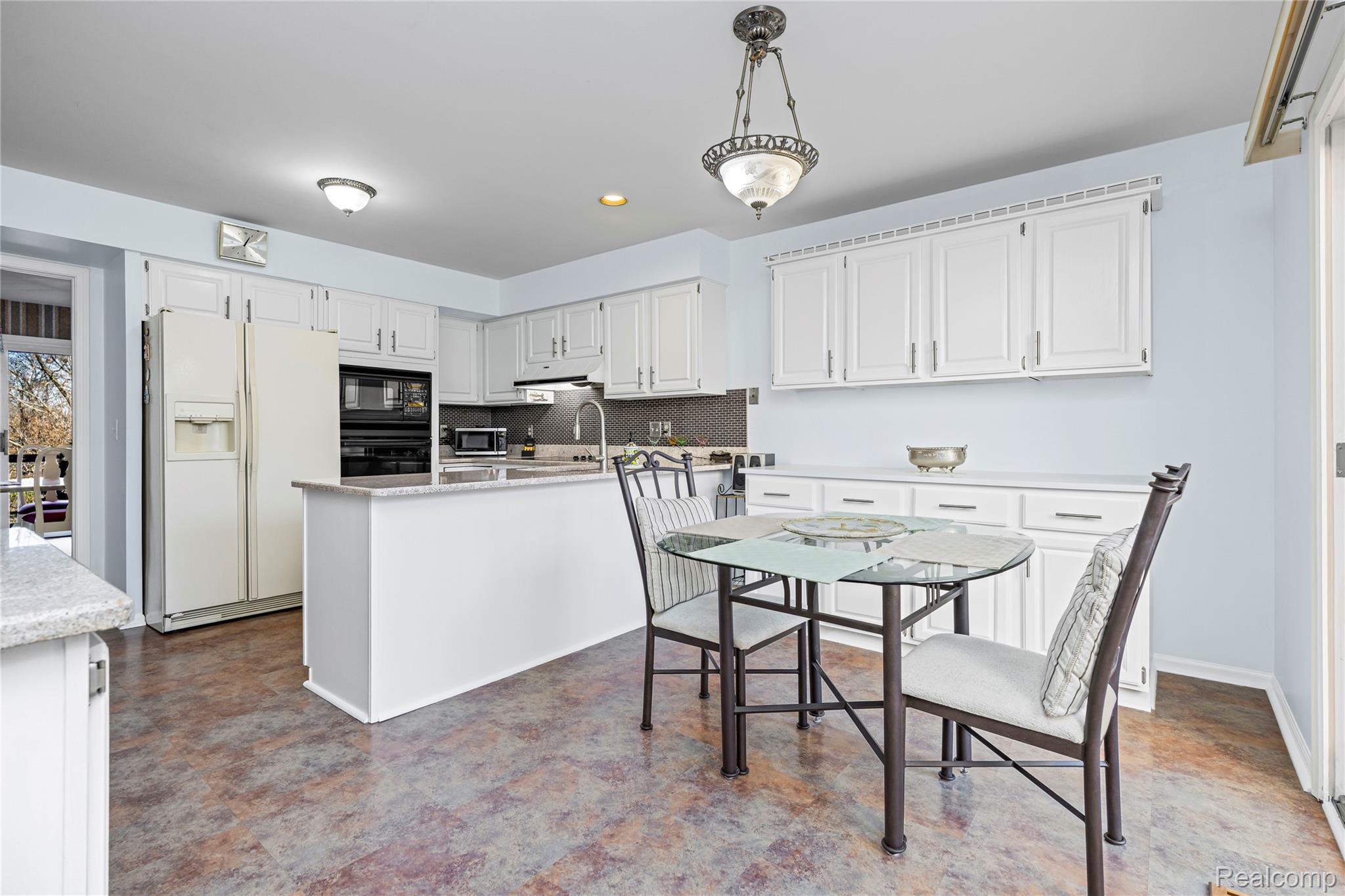 4261 Wabeek Lake Drive S