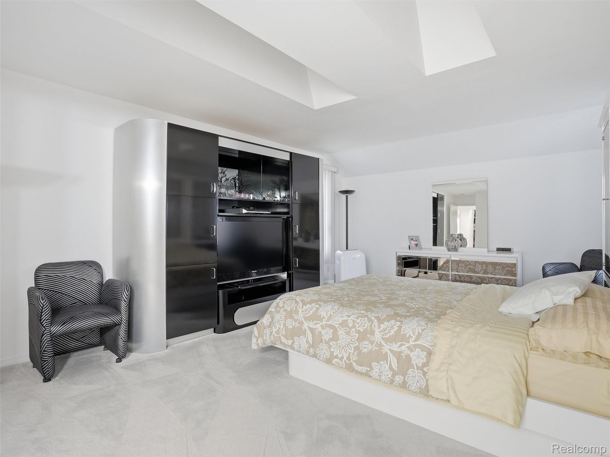 3827 Manchester Court