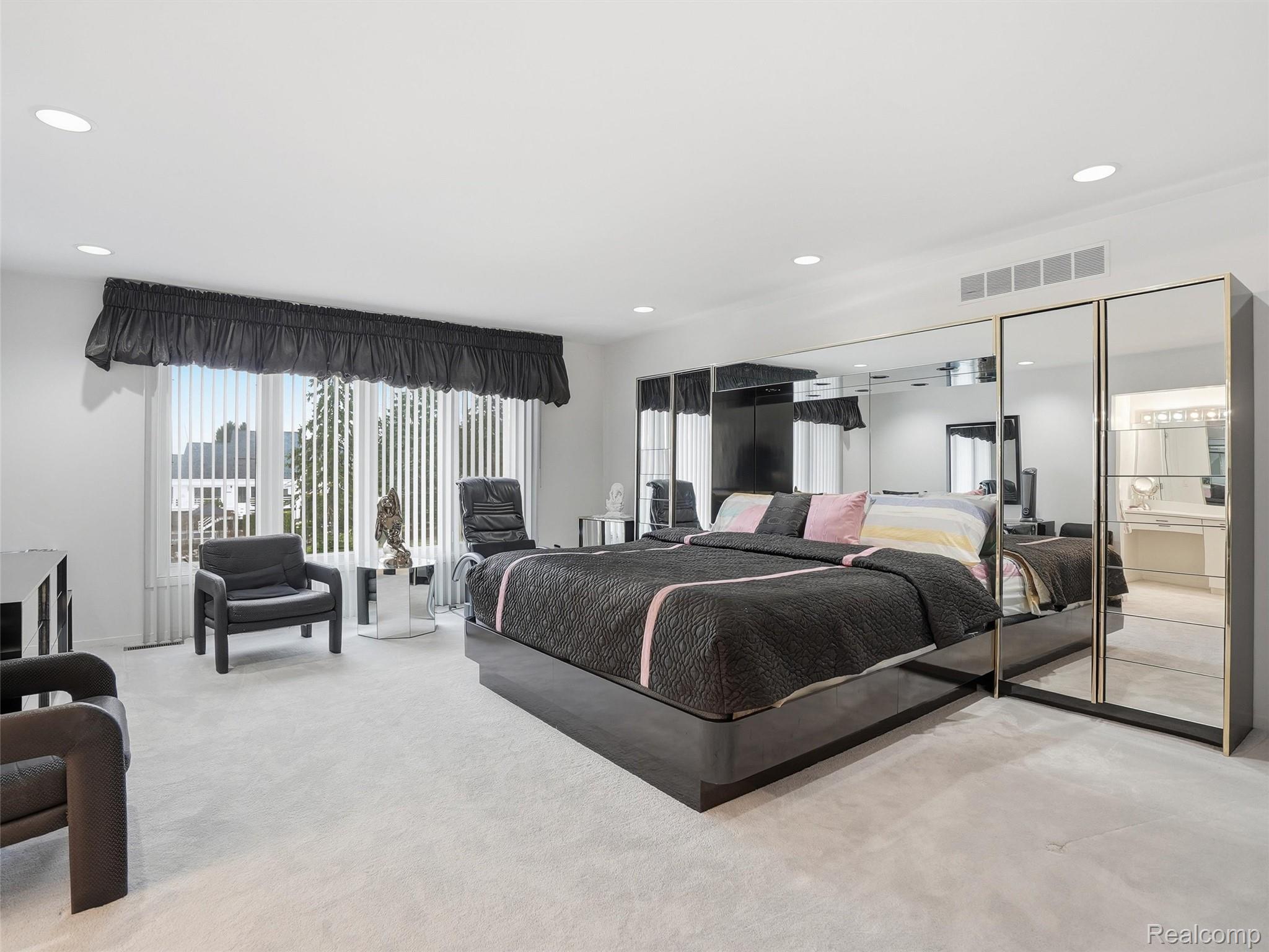 3827 Manchester Court