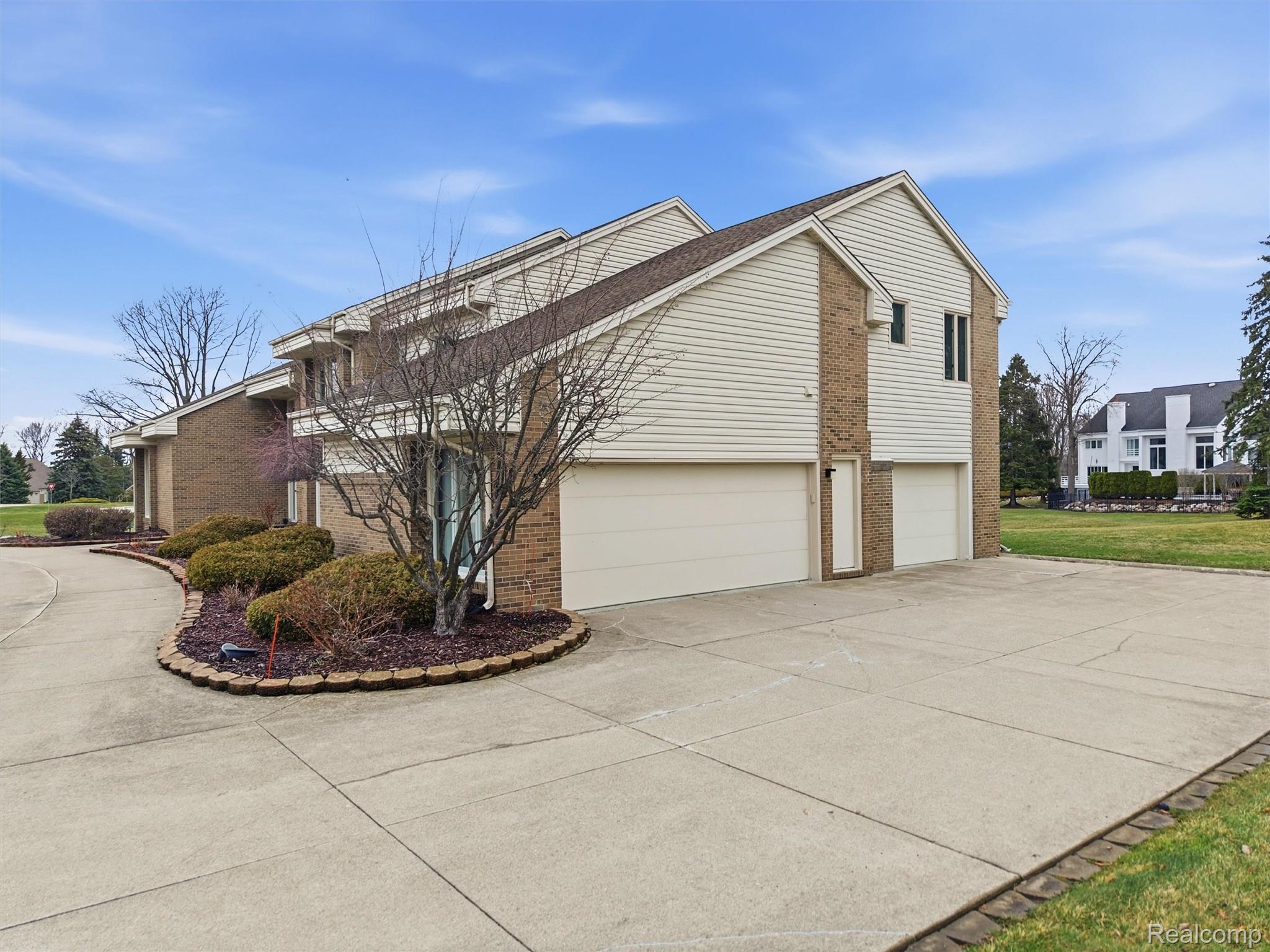 3827 Manchester Court