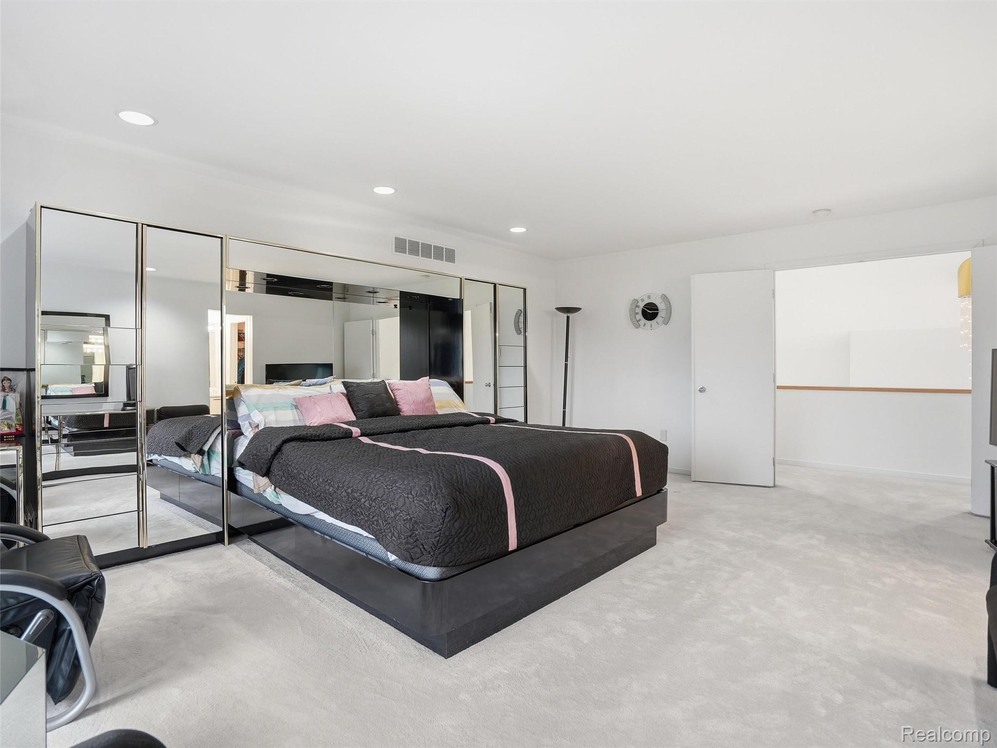 3827 Manchester Court