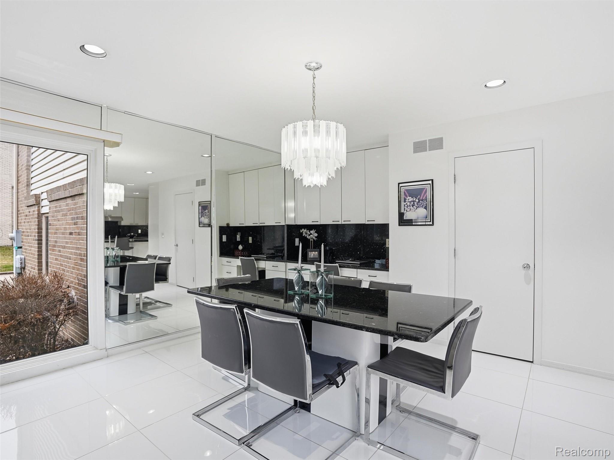 3827 Manchester Court