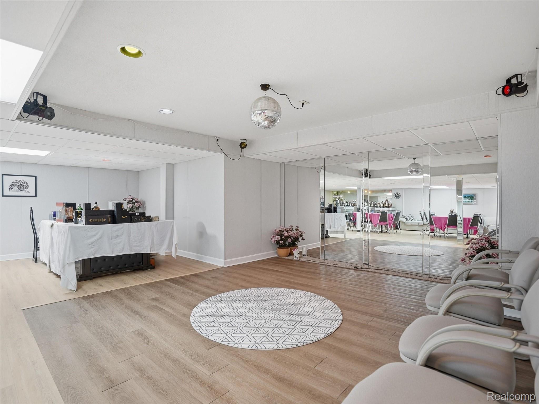 3827 Manchester Court