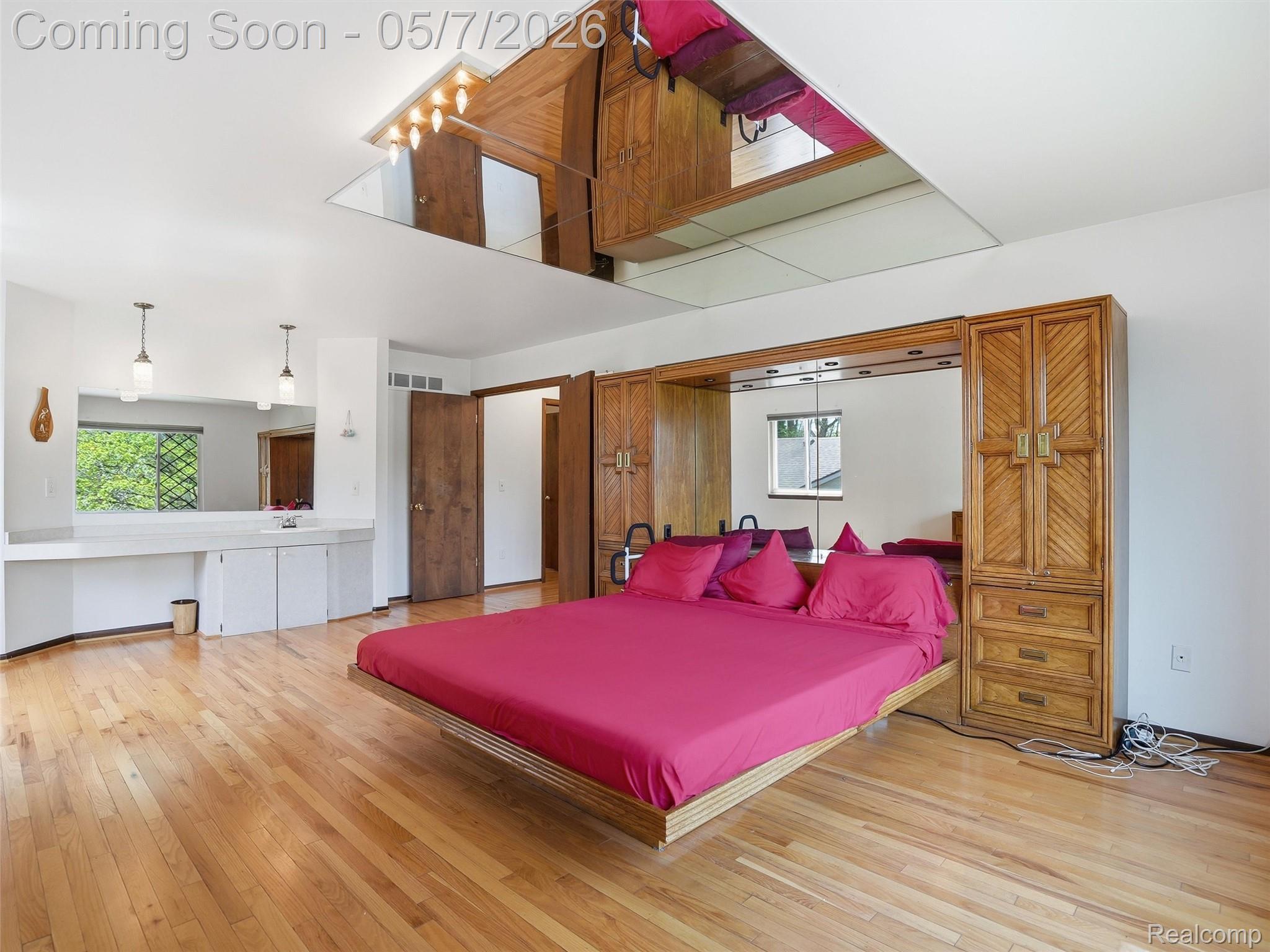 5800 Naneva Court