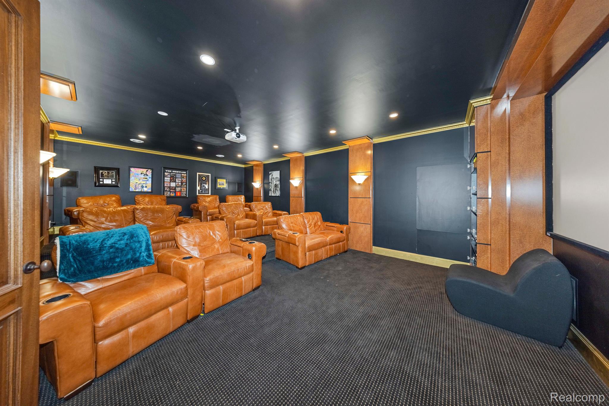 4326 COMMERCE Road