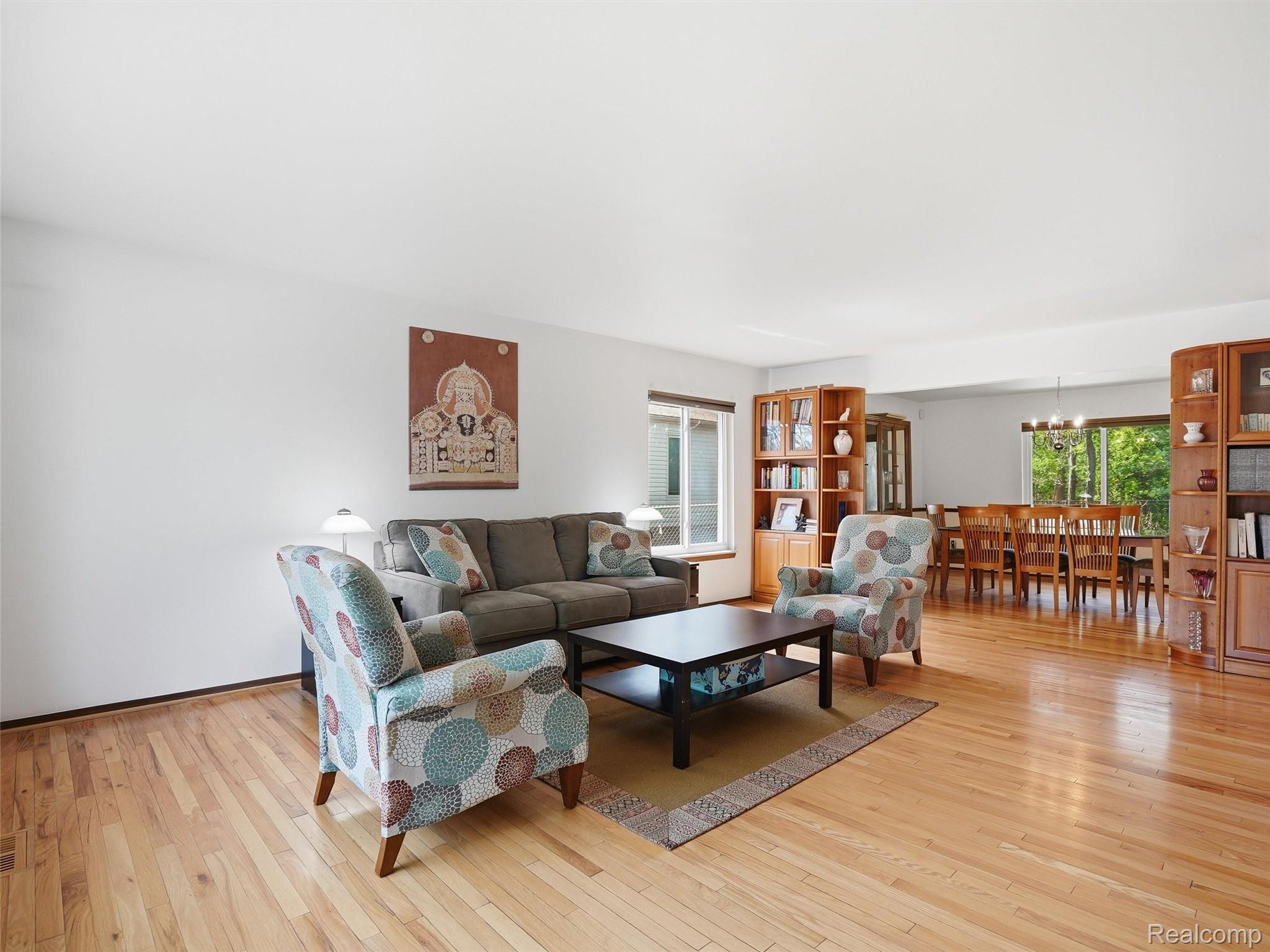 5800 Naneva Court