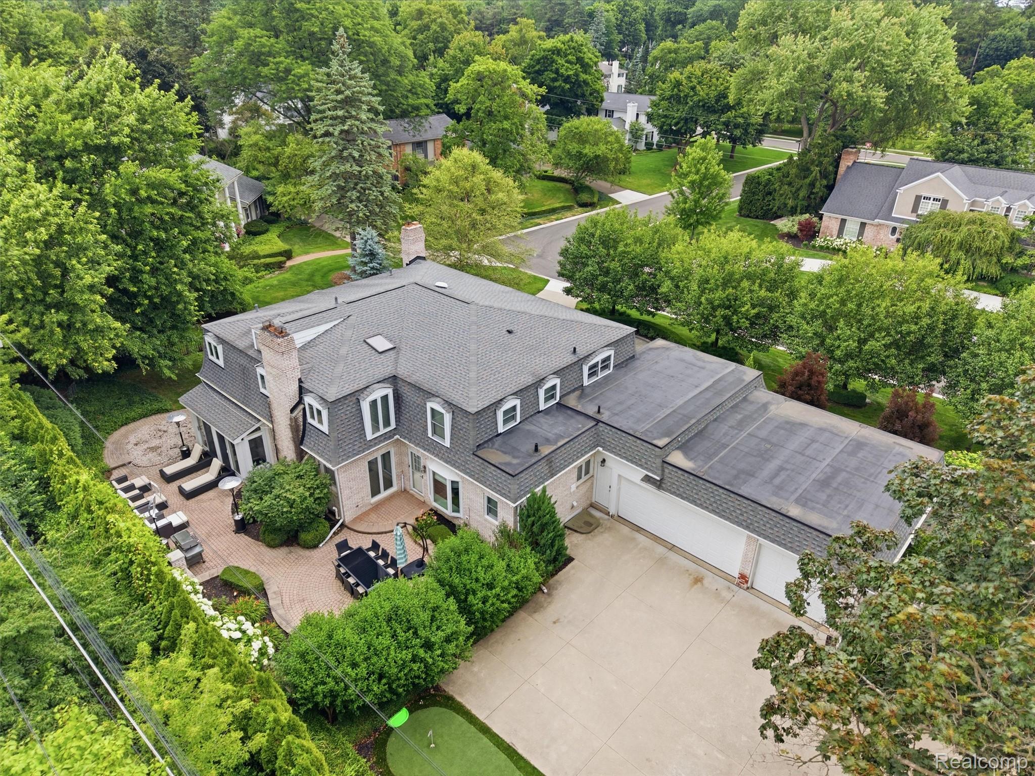 1281 Twin Maples Lane