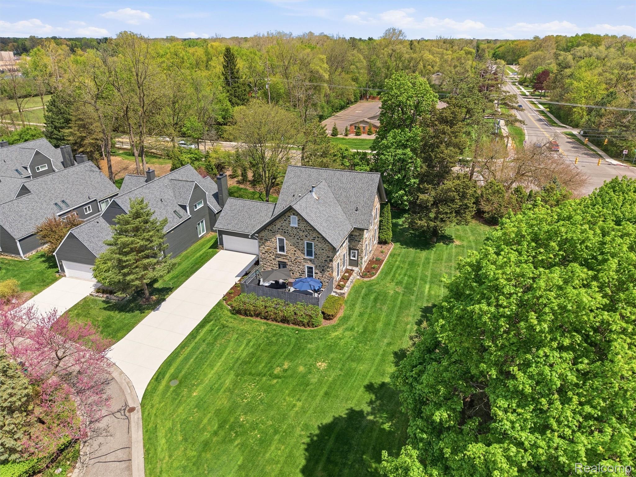 7475 Pinehurst Circle