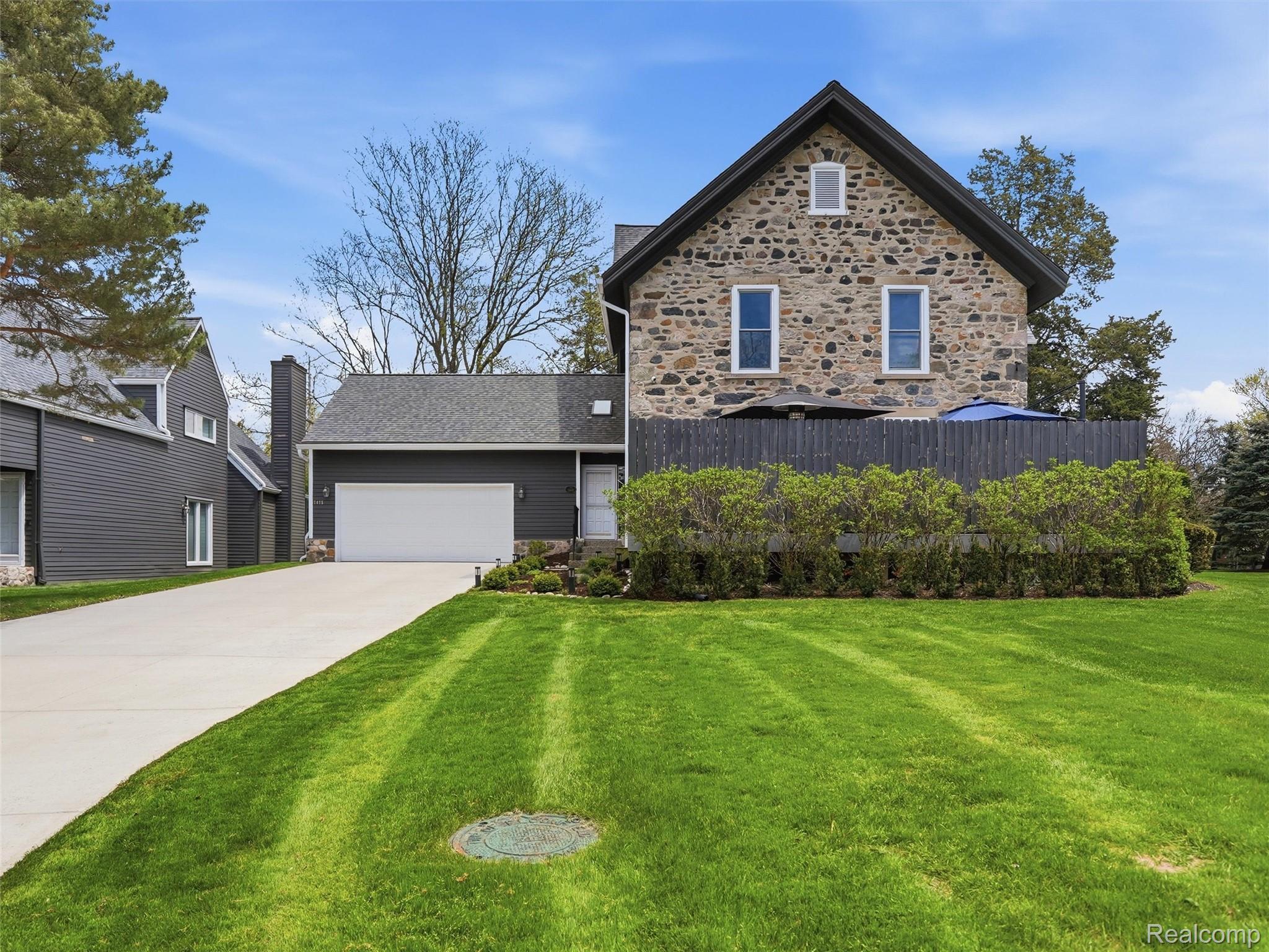 7475 Pinehurst Circle