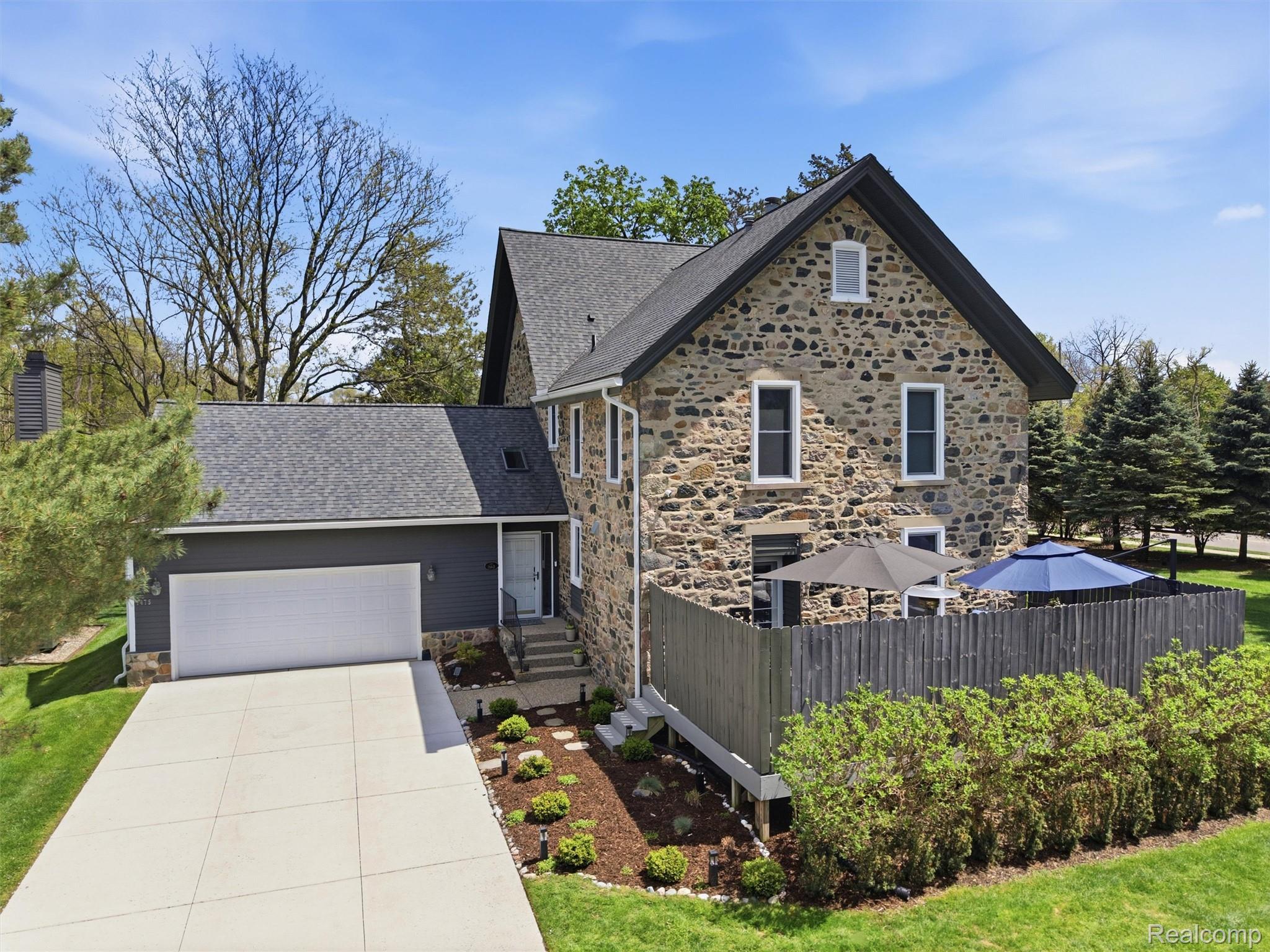 7475 Pinehurst Circle