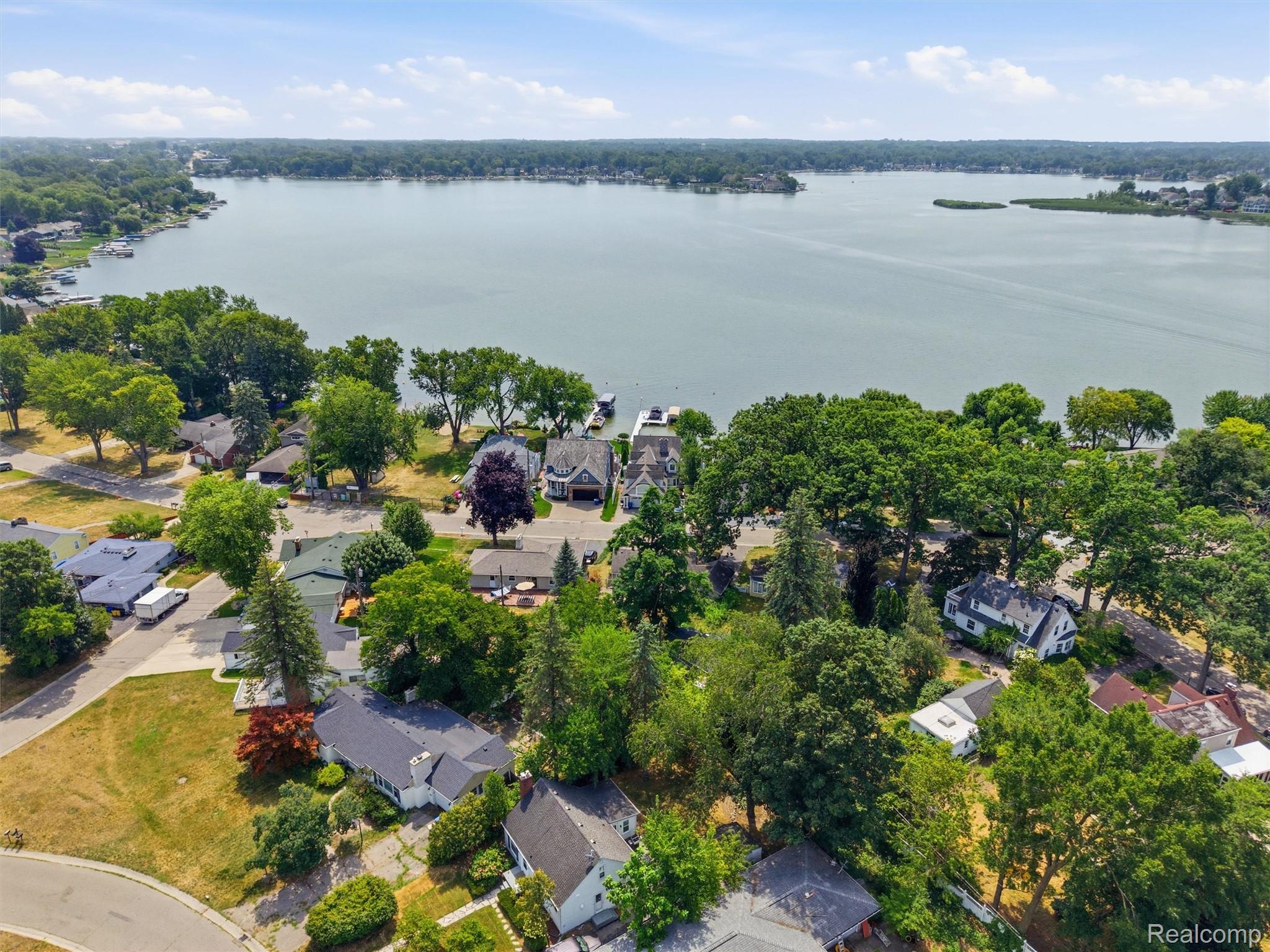 2790 Sylvan Shores Drive