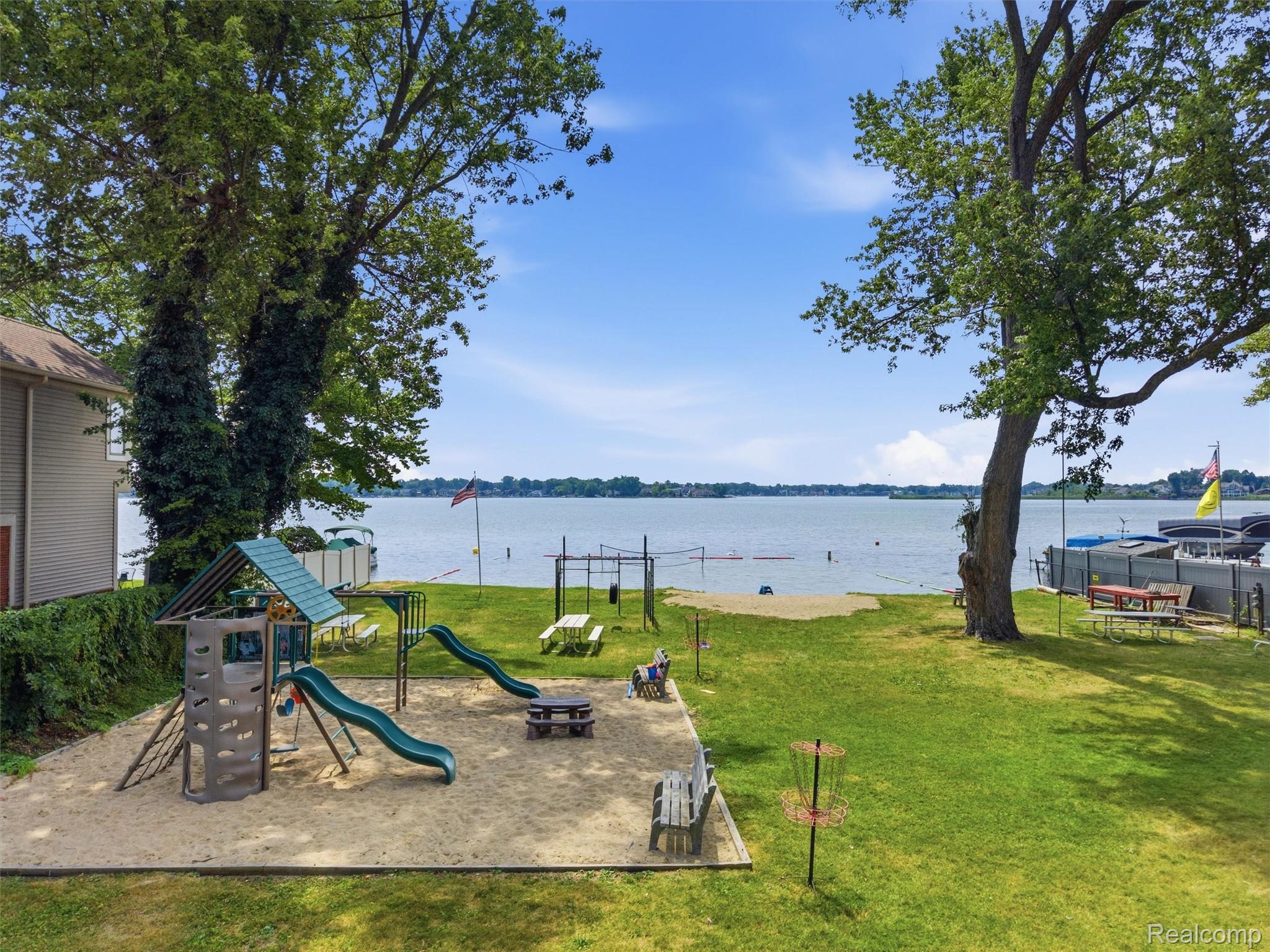 2790 Sylvan Shores Drive