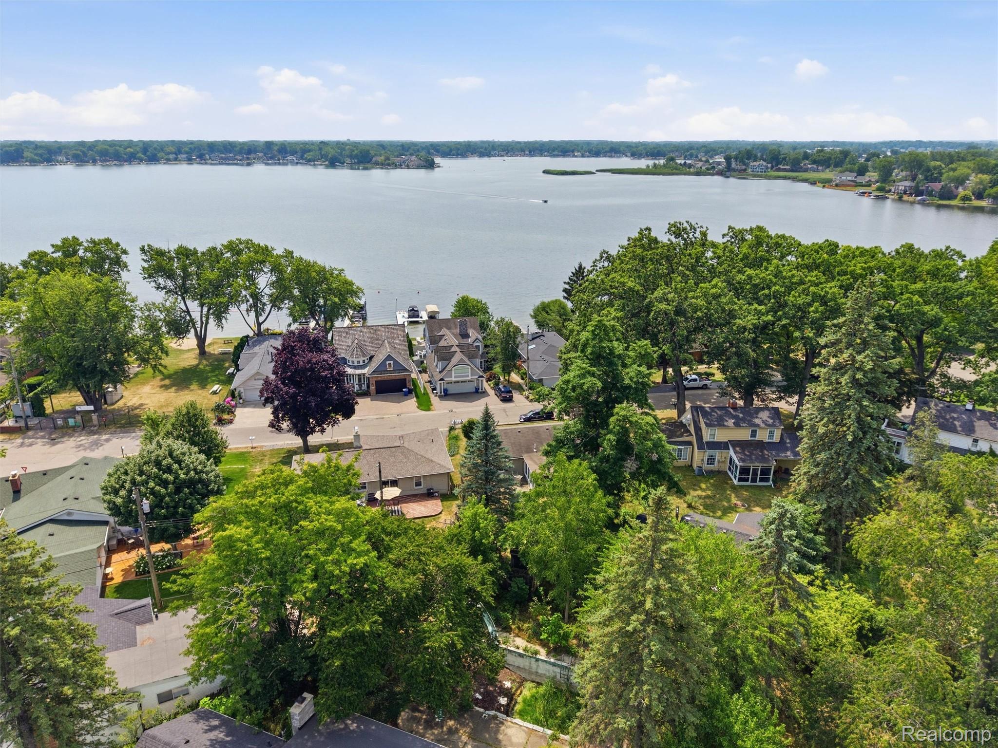 2790 Sylvan Shores Drive