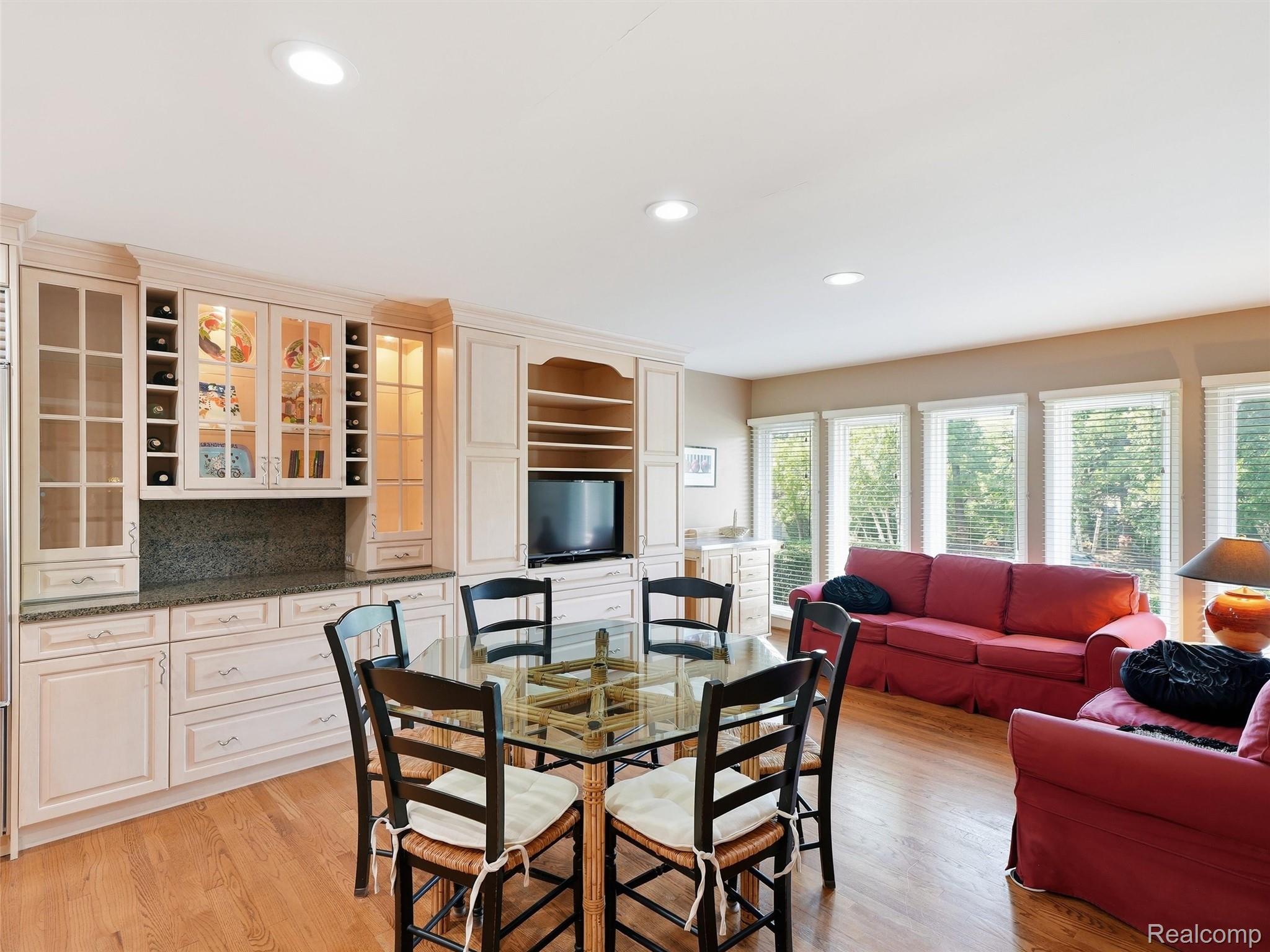 3300 Woodview Lake Road