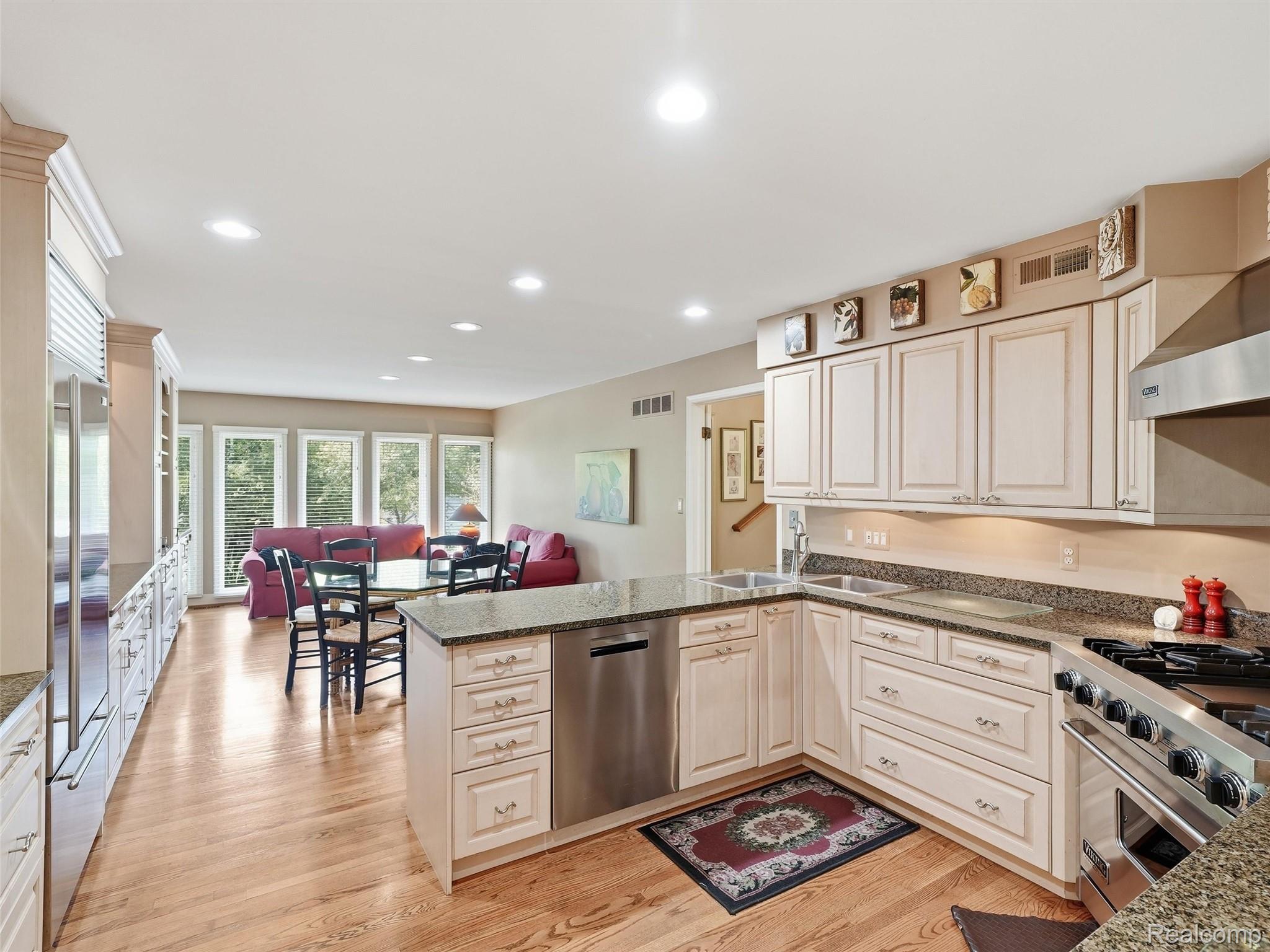 3300 Woodview Lake Road