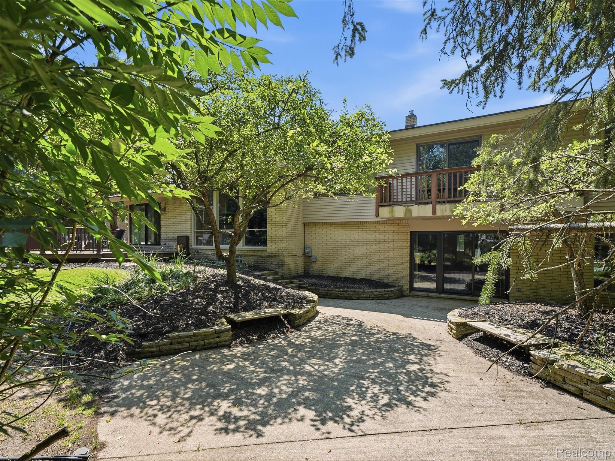 3300 Woodview Lake Road
