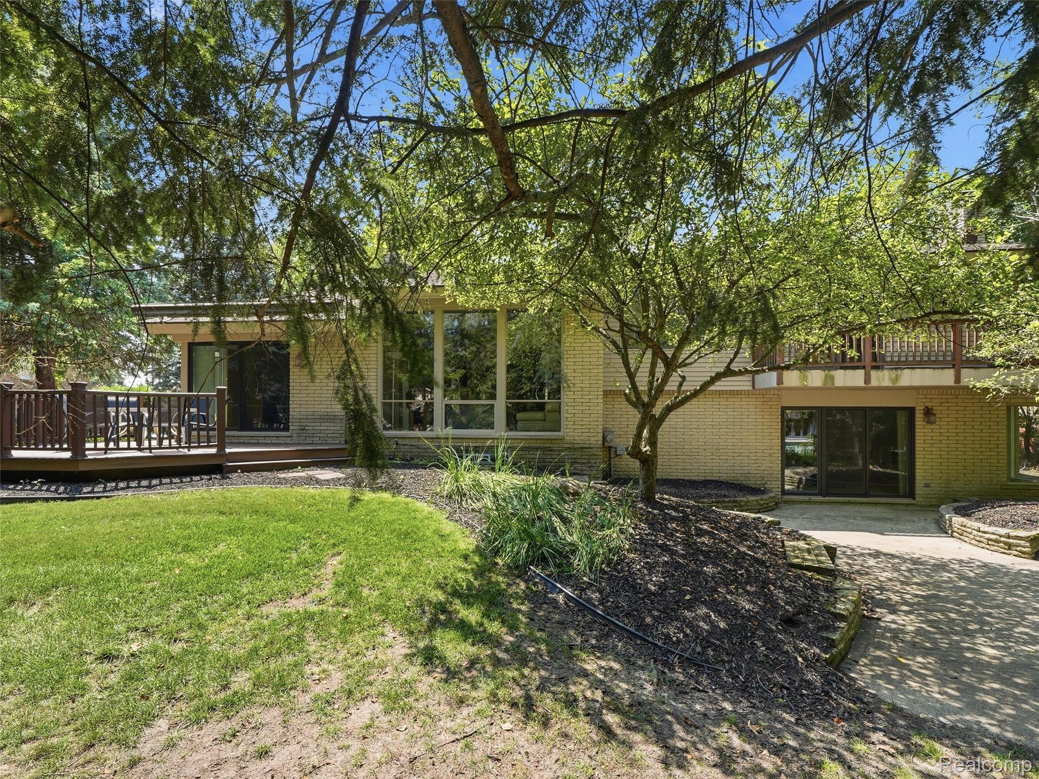3300 Woodview Lake Road
