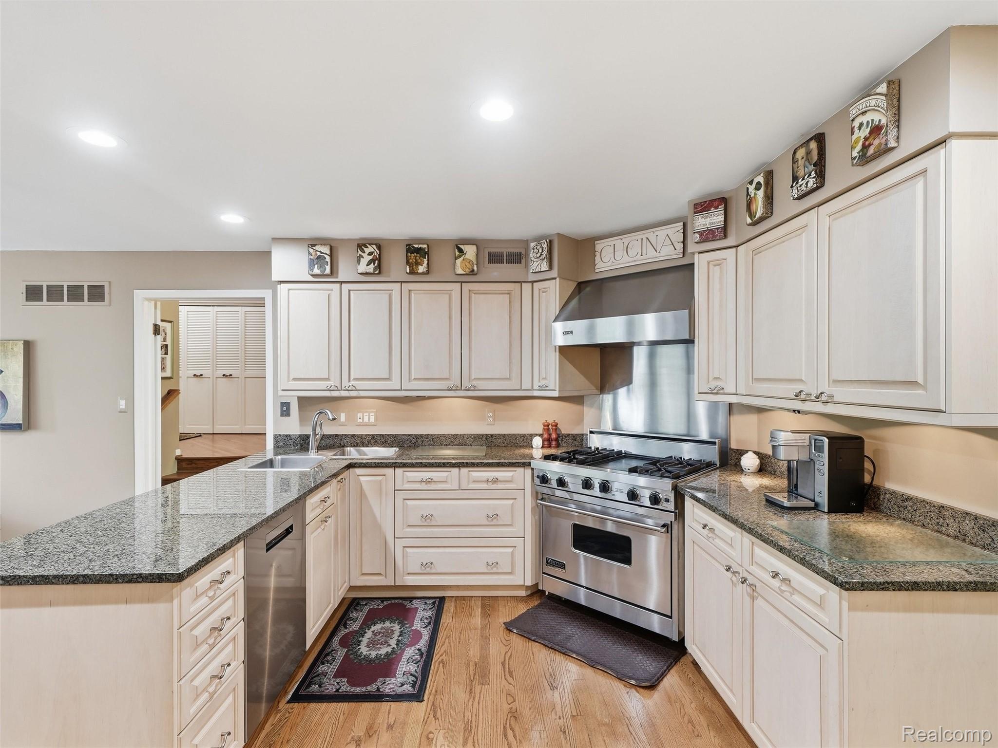 3300 Woodview Lake Road