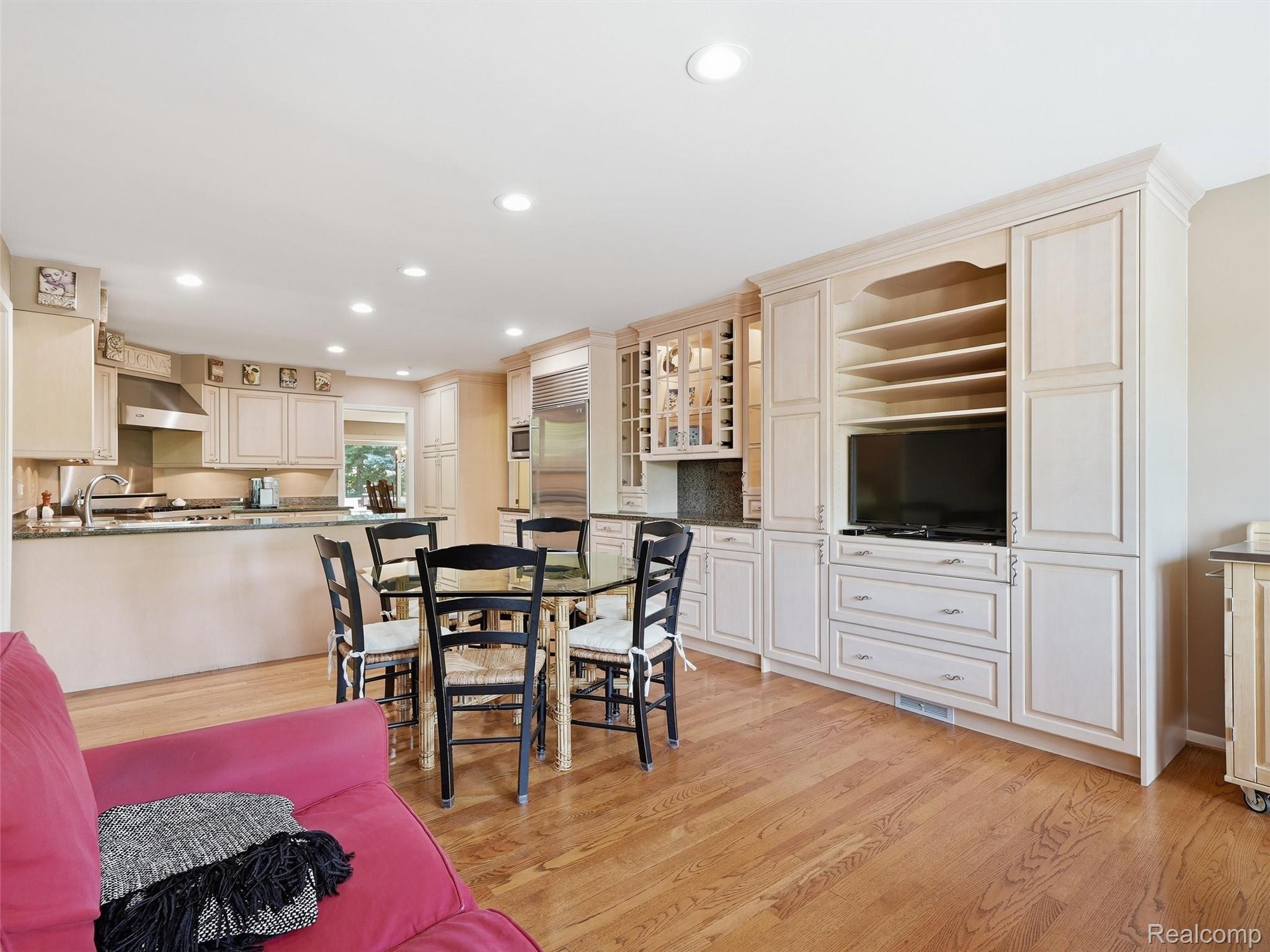3300 Woodview Lake Road